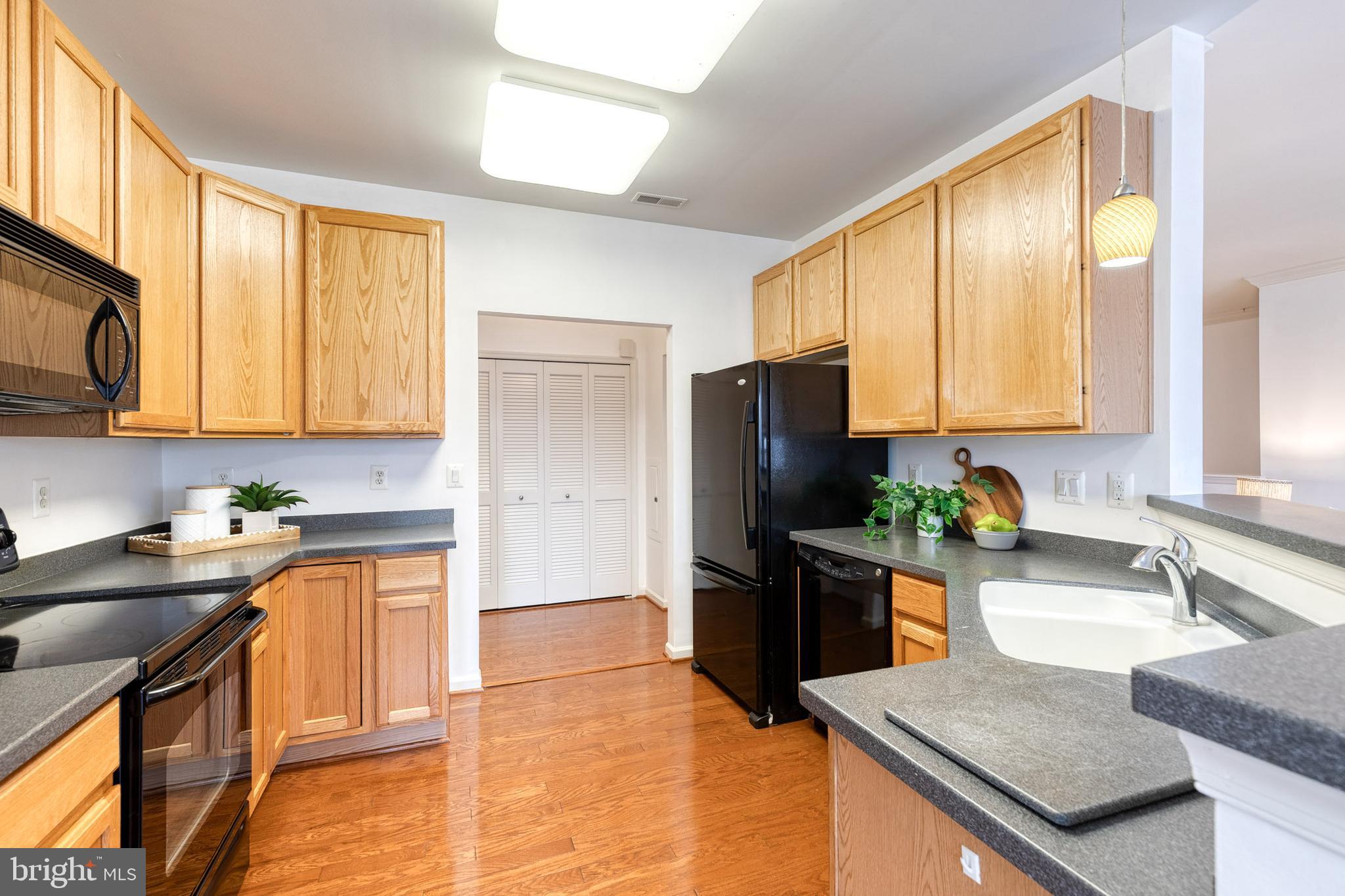 HEARTHSTONE AT VILLAGE CREST CONDOMINIUMS - Residential