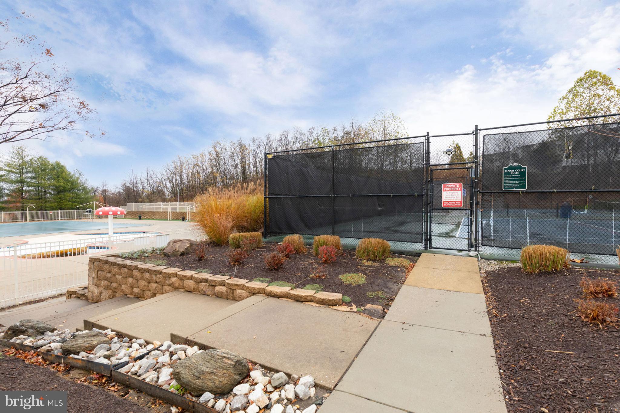 HEARTHSTONE AT VILLAGE CREST CONDOMINIUMS - Residential