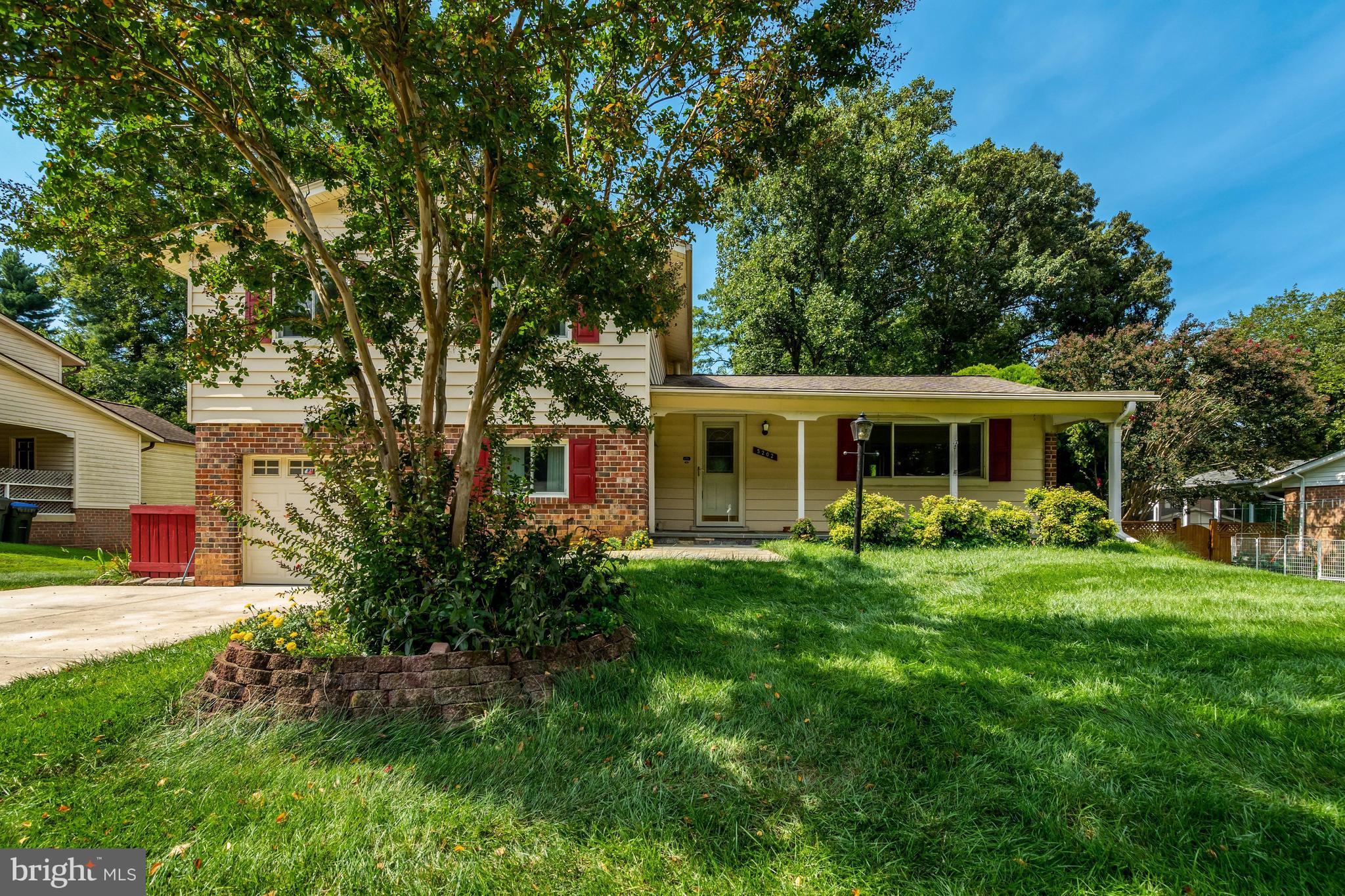5202 RICHARDSON DRIVE