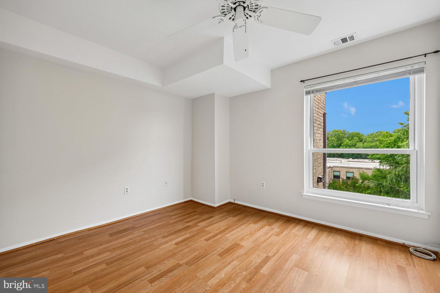 HYDE PARK - Residential