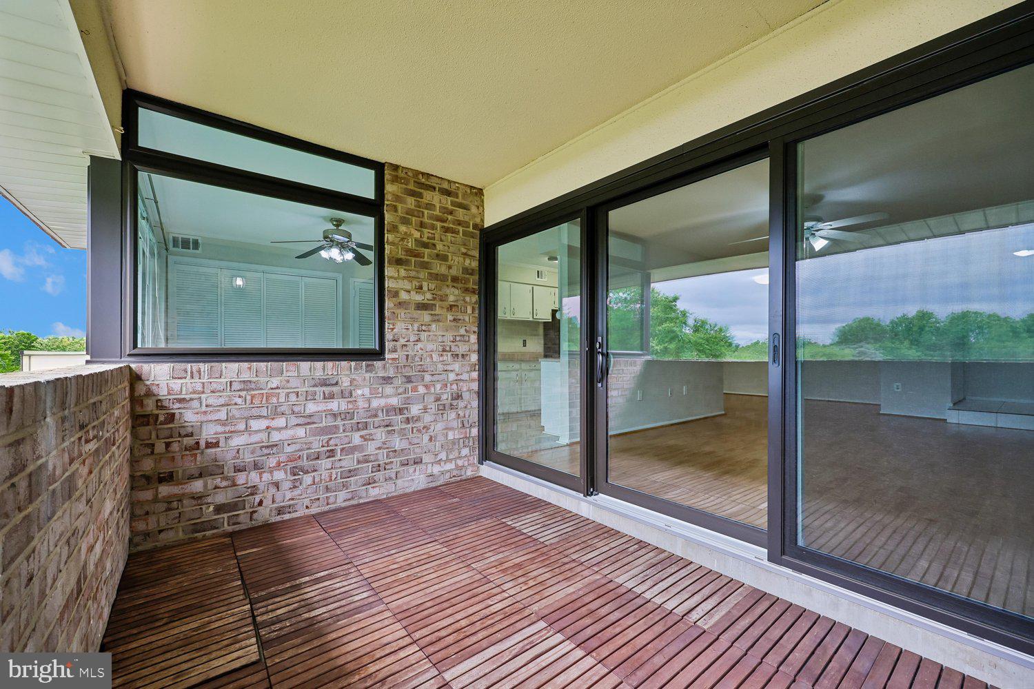HYDE PARK - Residential