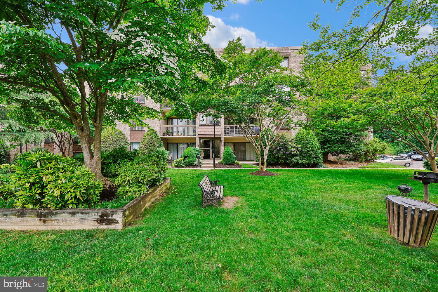 HYDE PARK - Residential