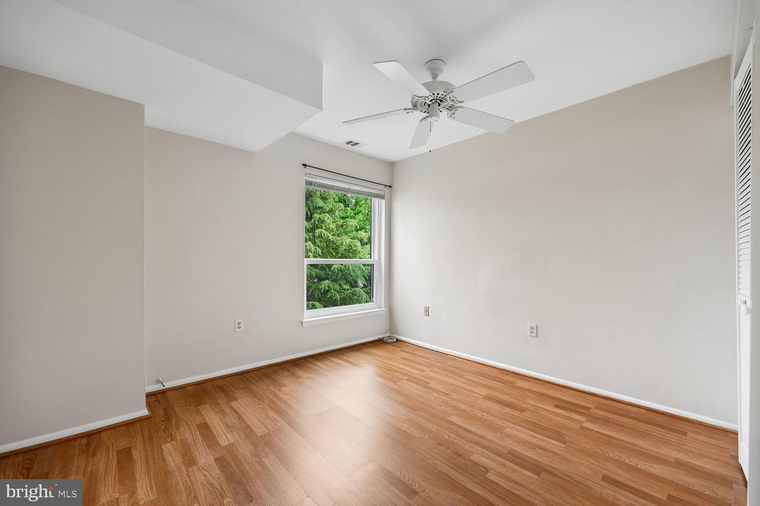 HYDE PARK - Residential