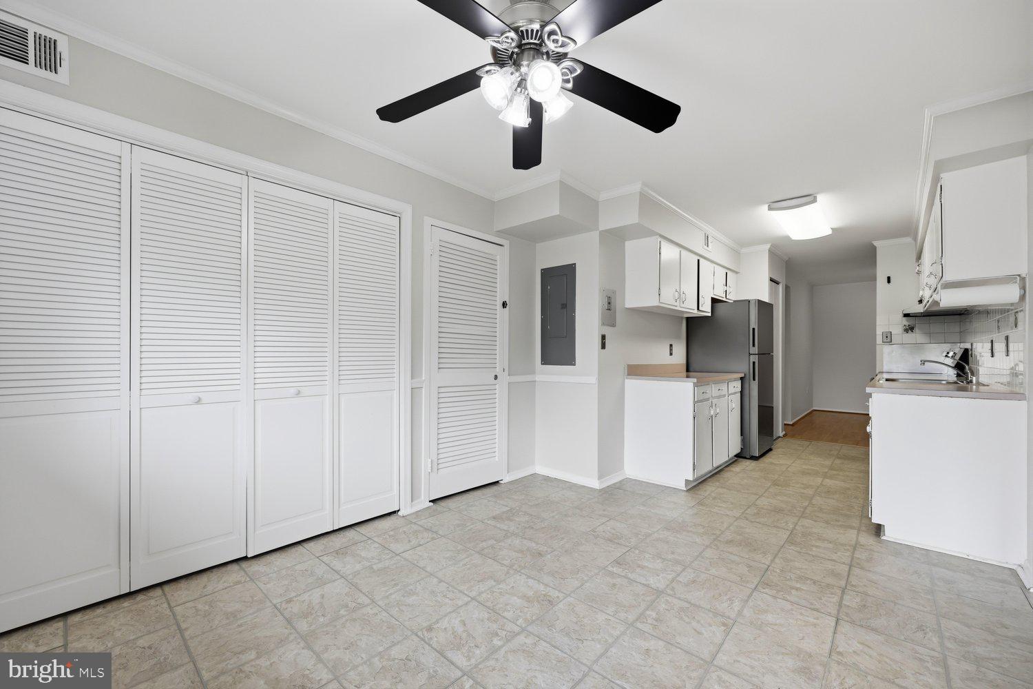 HYDE PARK - Residential
