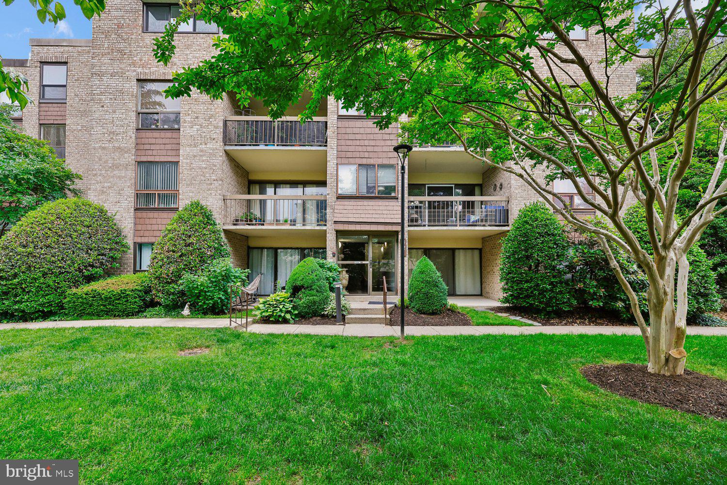 HYDE PARK - Residential