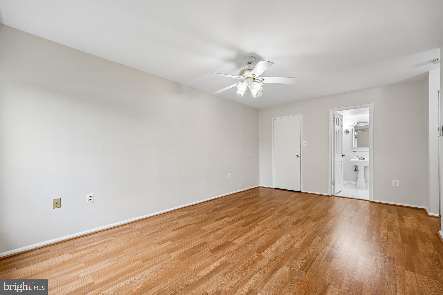 HYDE PARK - Residential