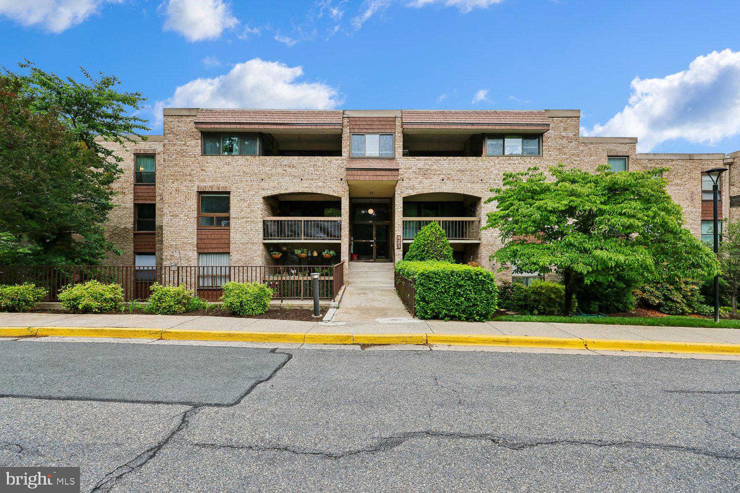 HYDE PARK - Residential