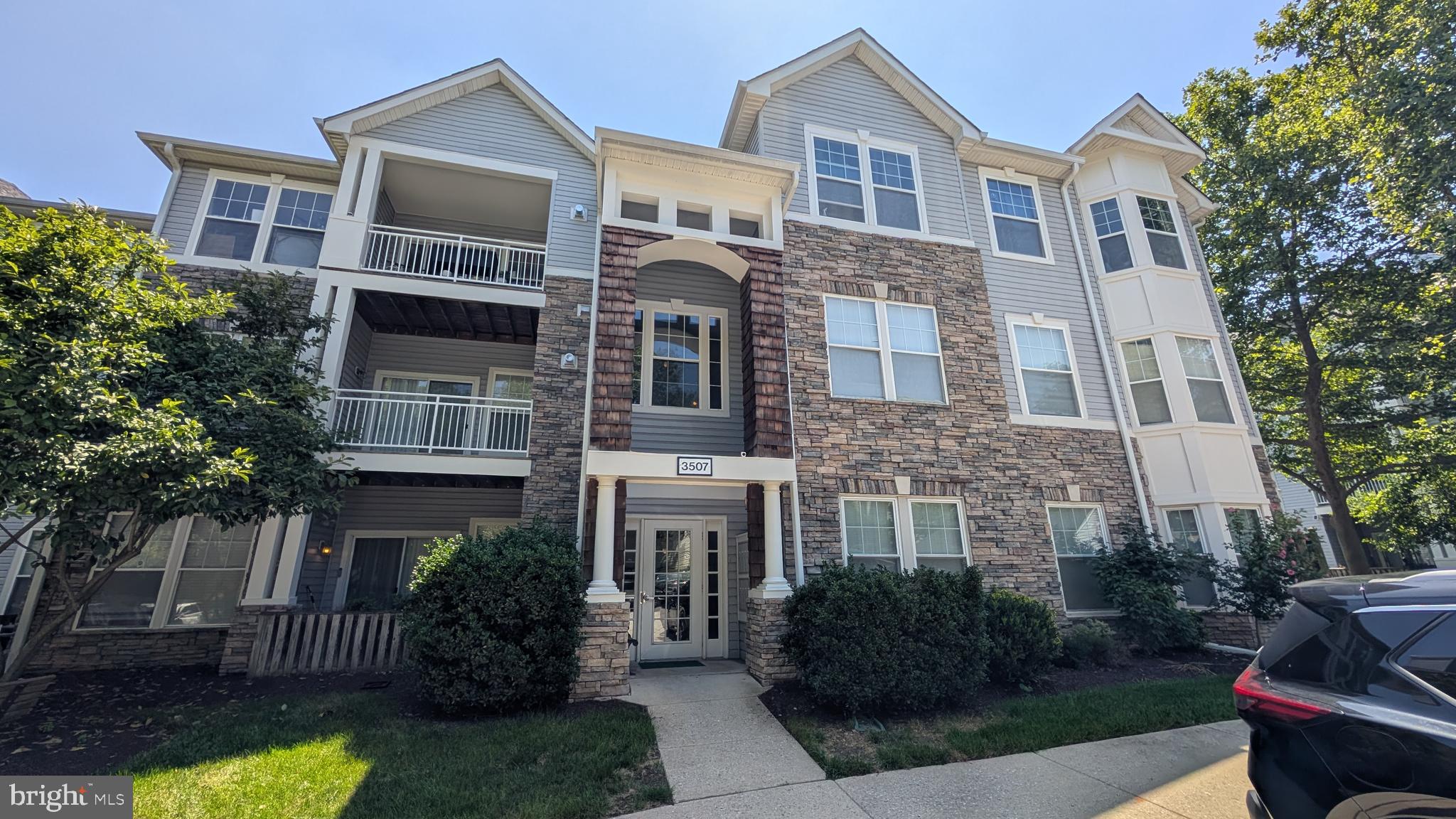 RUSSETT - Residential