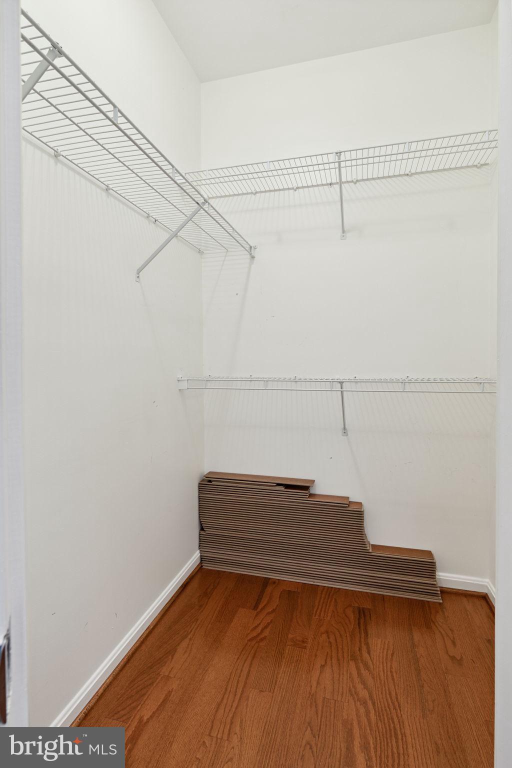 RUSSETT - Residential