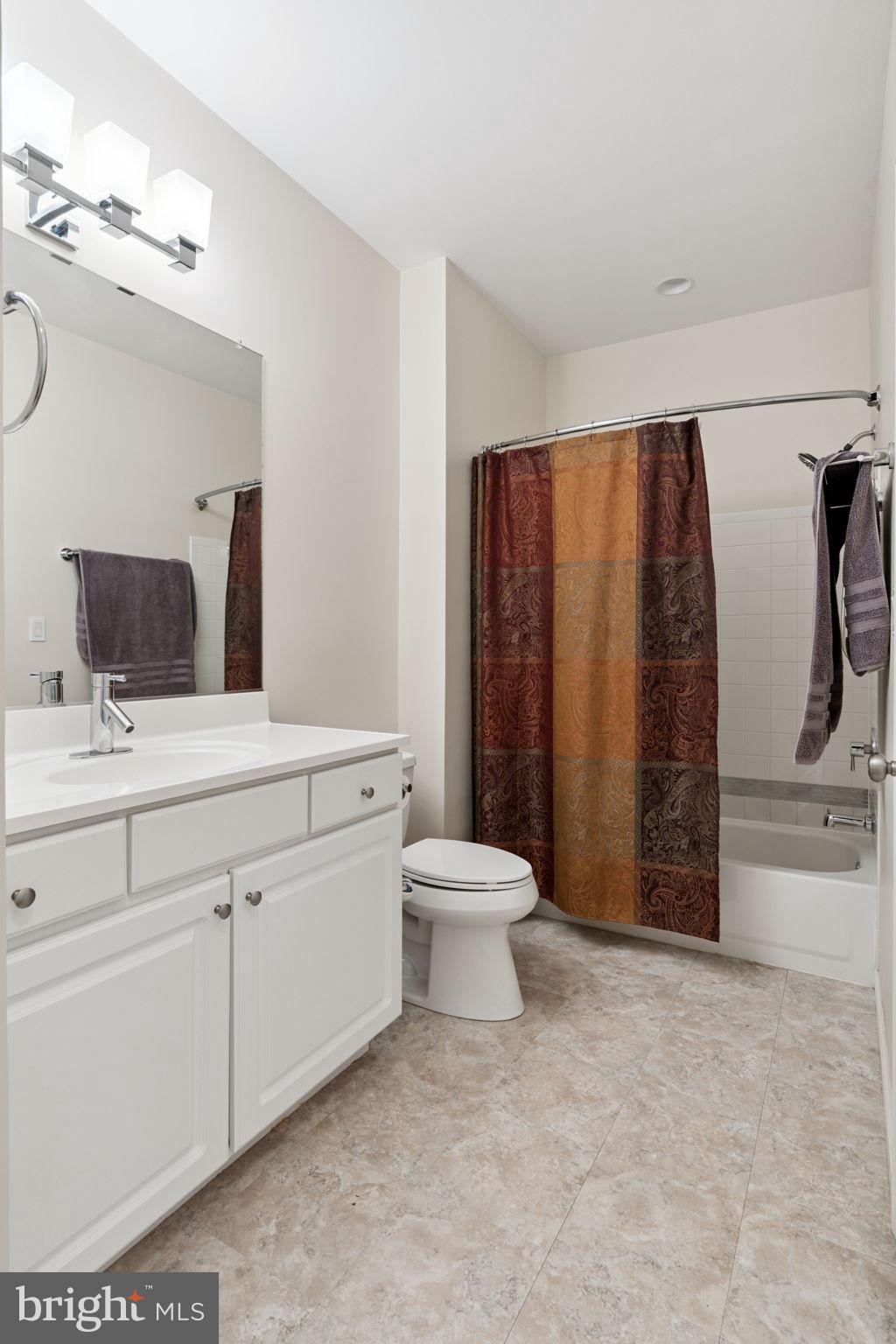 RUSSETT - Residential