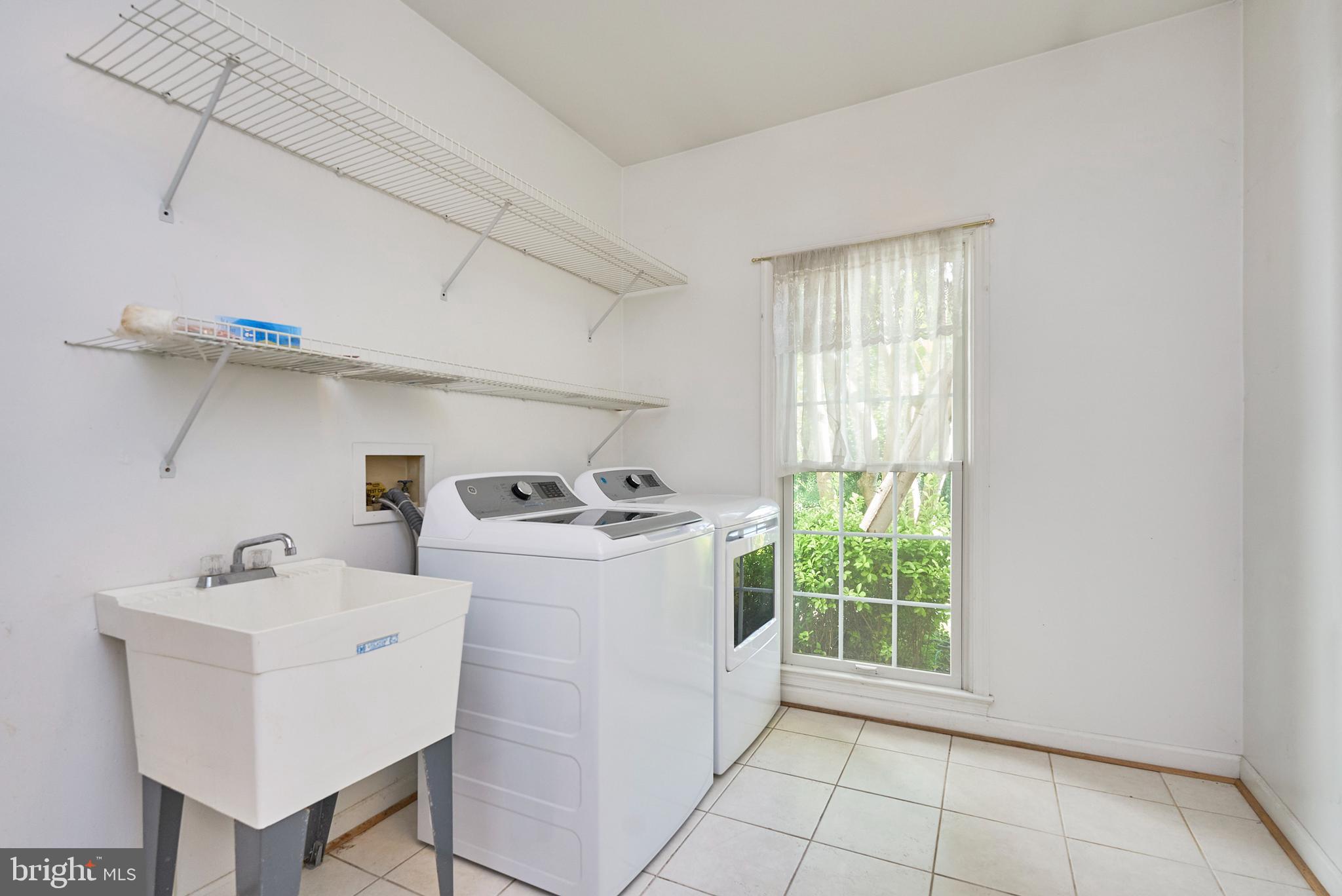 AL MARAH - Residential Lease