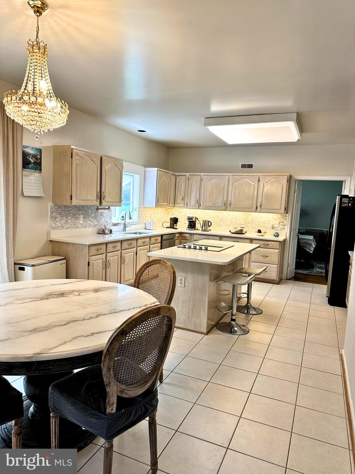 AL MARAH - Residential Lease