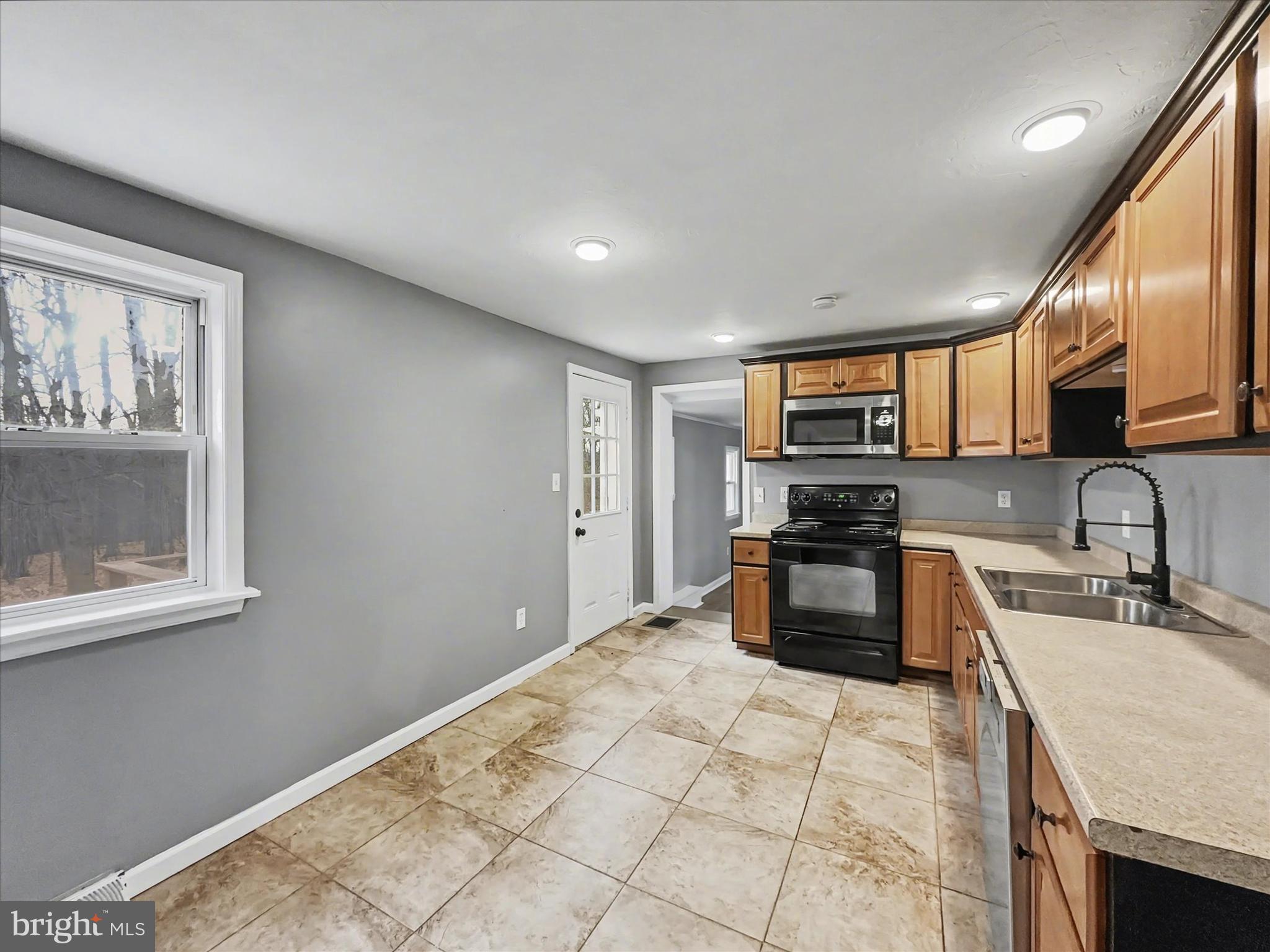 WINDSOR TWP - Residential