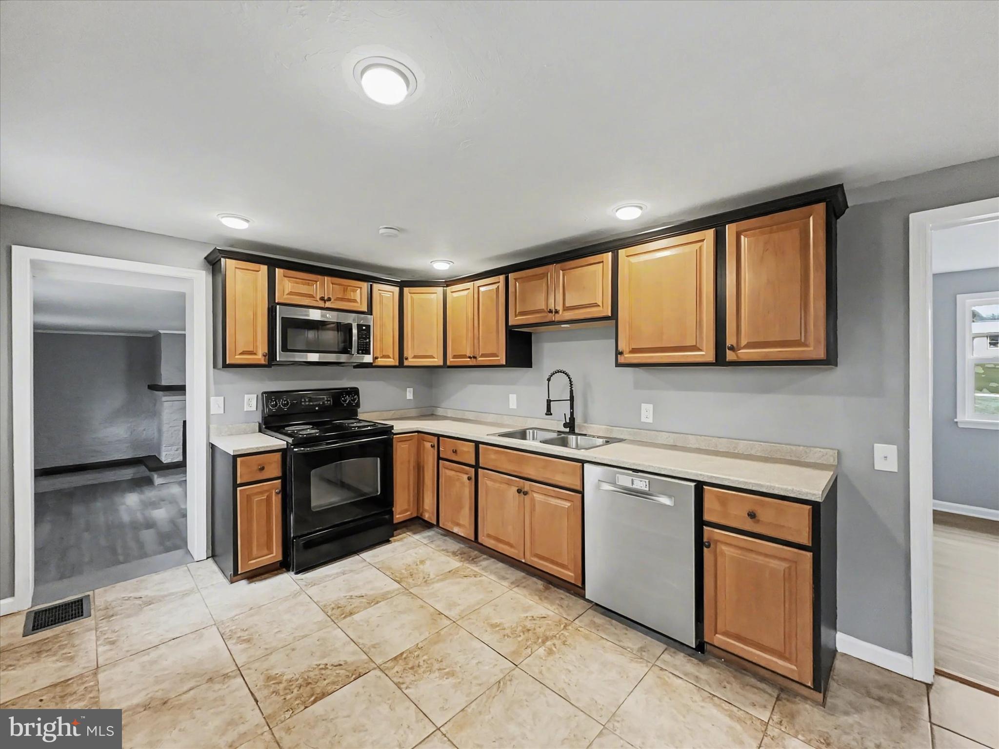 WINDSOR TWP - Residential