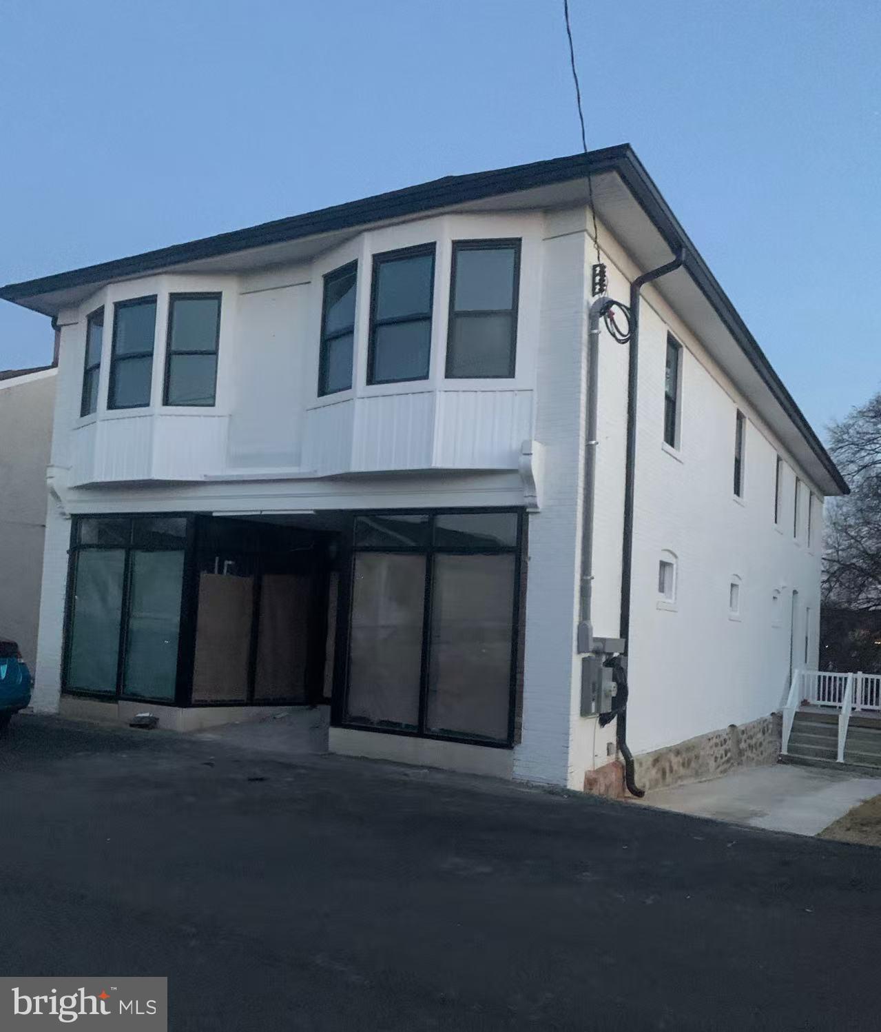 Newly Renovated Mixed Use Property in King of Prussia PA. The building consists of 2 units, commercial unit on the 1st floor and 6 beds, 3 bath apartment on the 2nd floor. Everything is brand new throughout the entire building such as electric, plumbing, hvac etc. Convenient access to 76, PA Turnpike, Septa Station, Gulf Mills and King of Prussia Mall.
