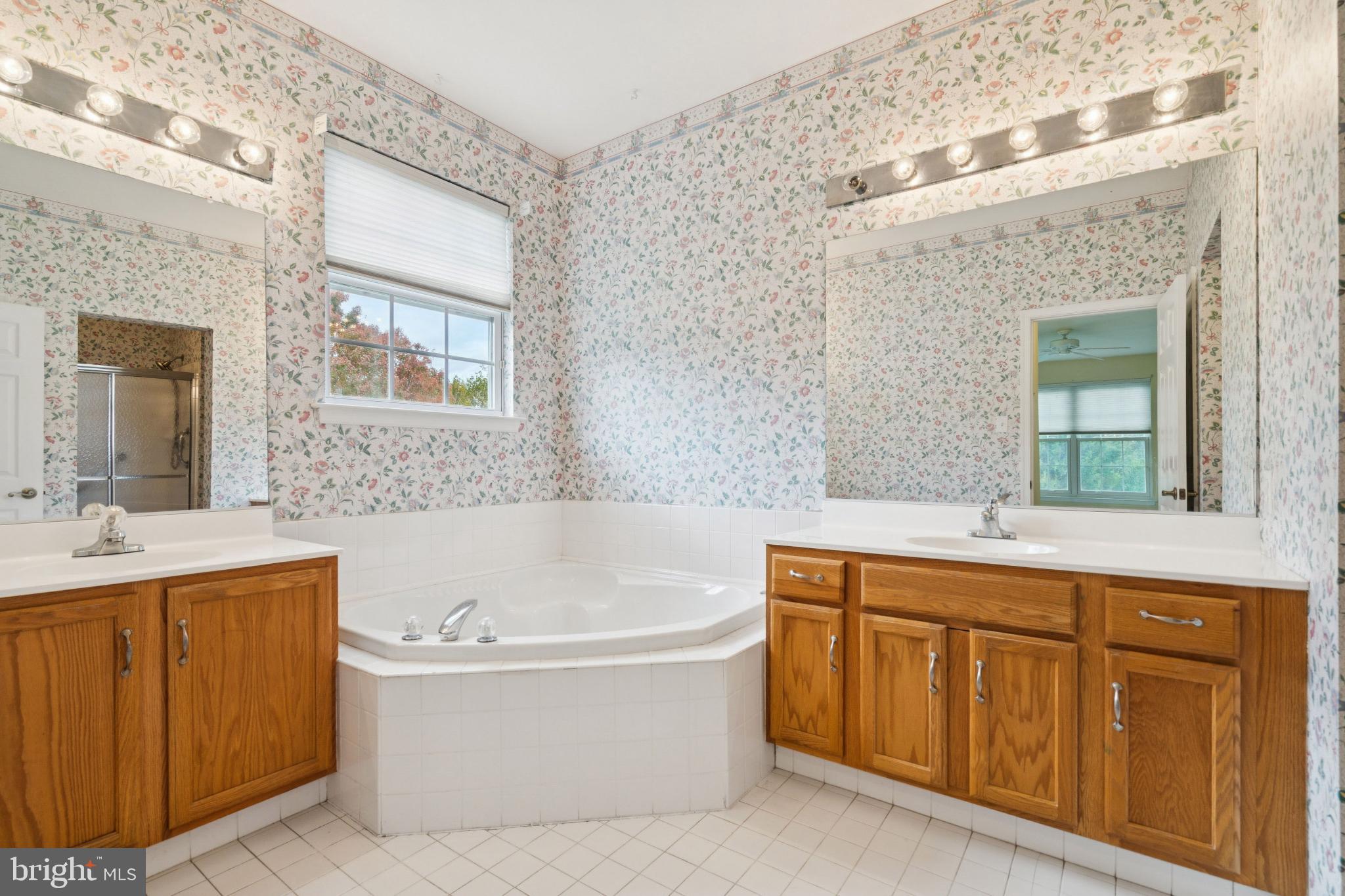 FOX HILL FARM - Residential