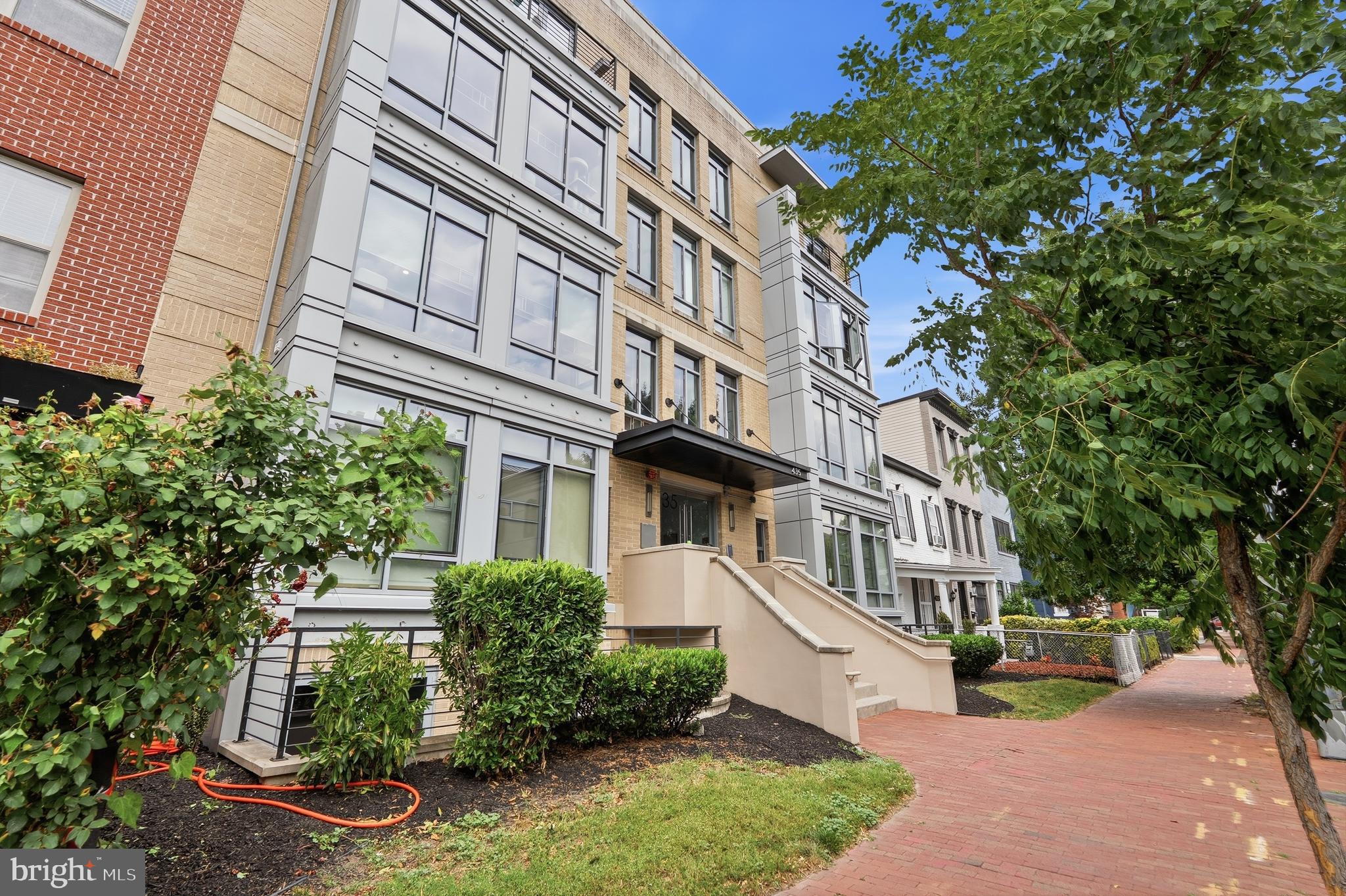 435 R STREET NW 404