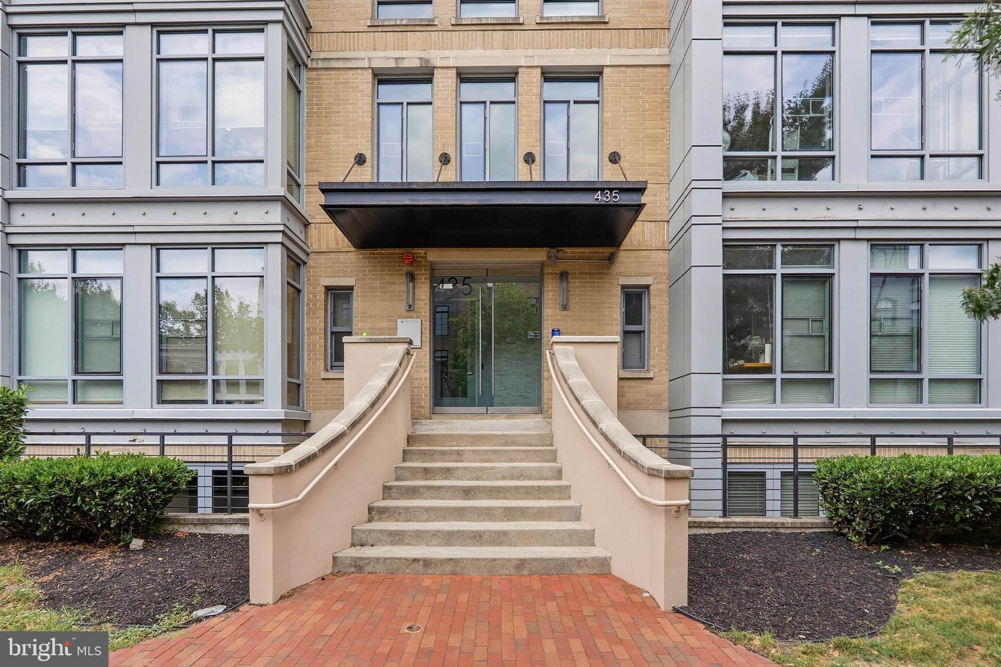 435 R STREET NW 404