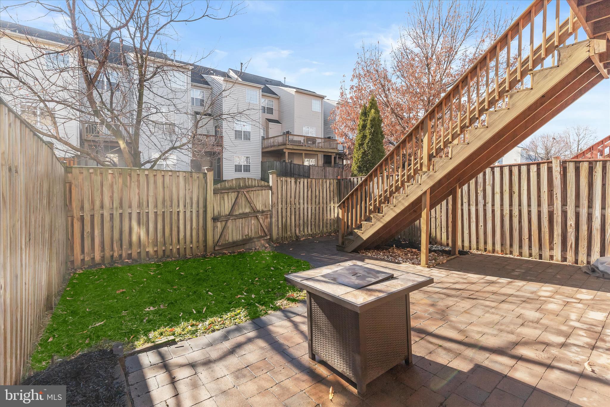 PINEDALE COURTS - Residential