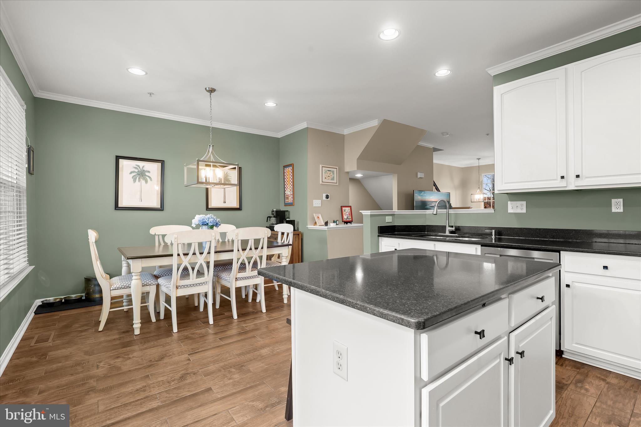 PINEDALE COURTS - Residential