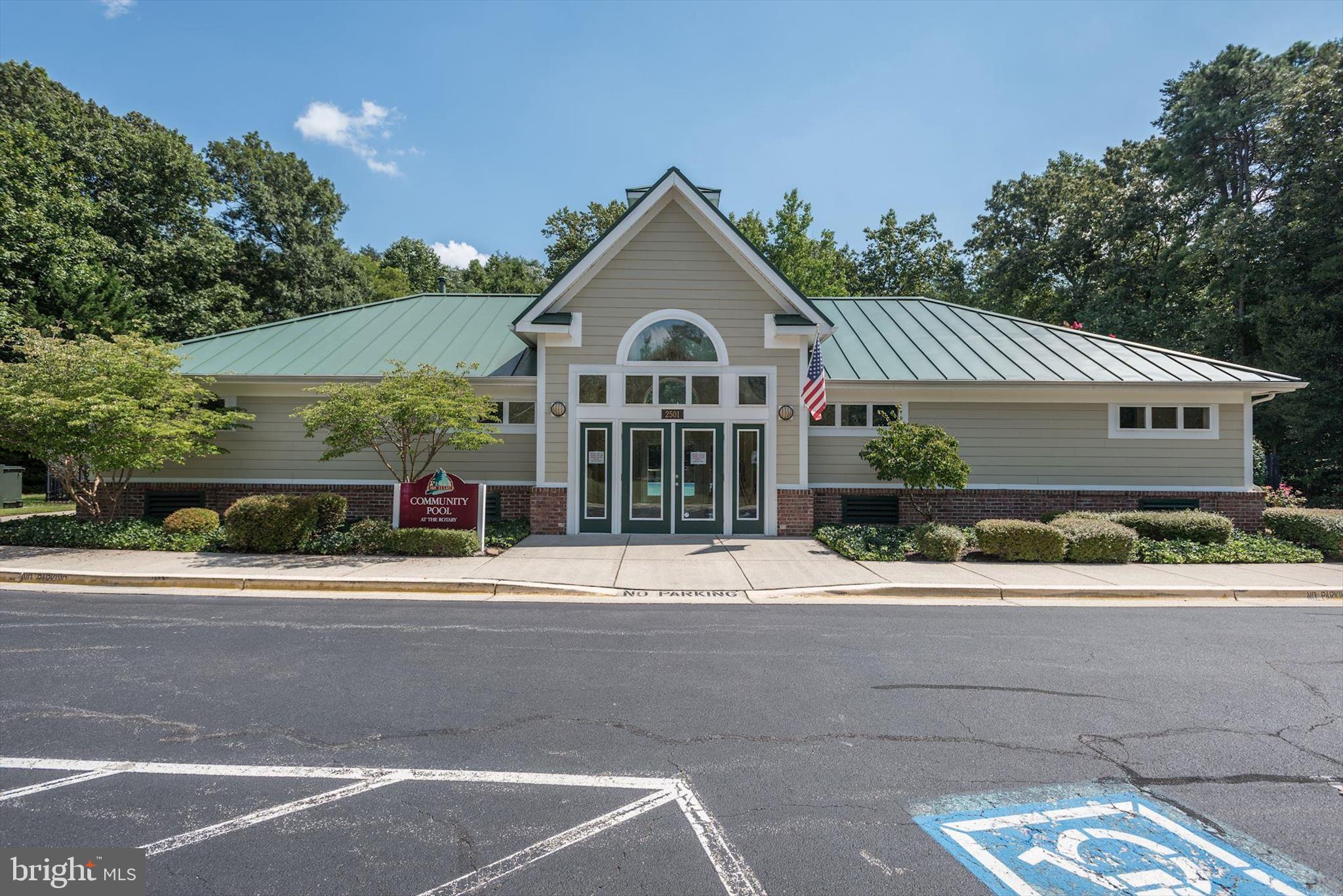 PINEDALE COURTS - Residential