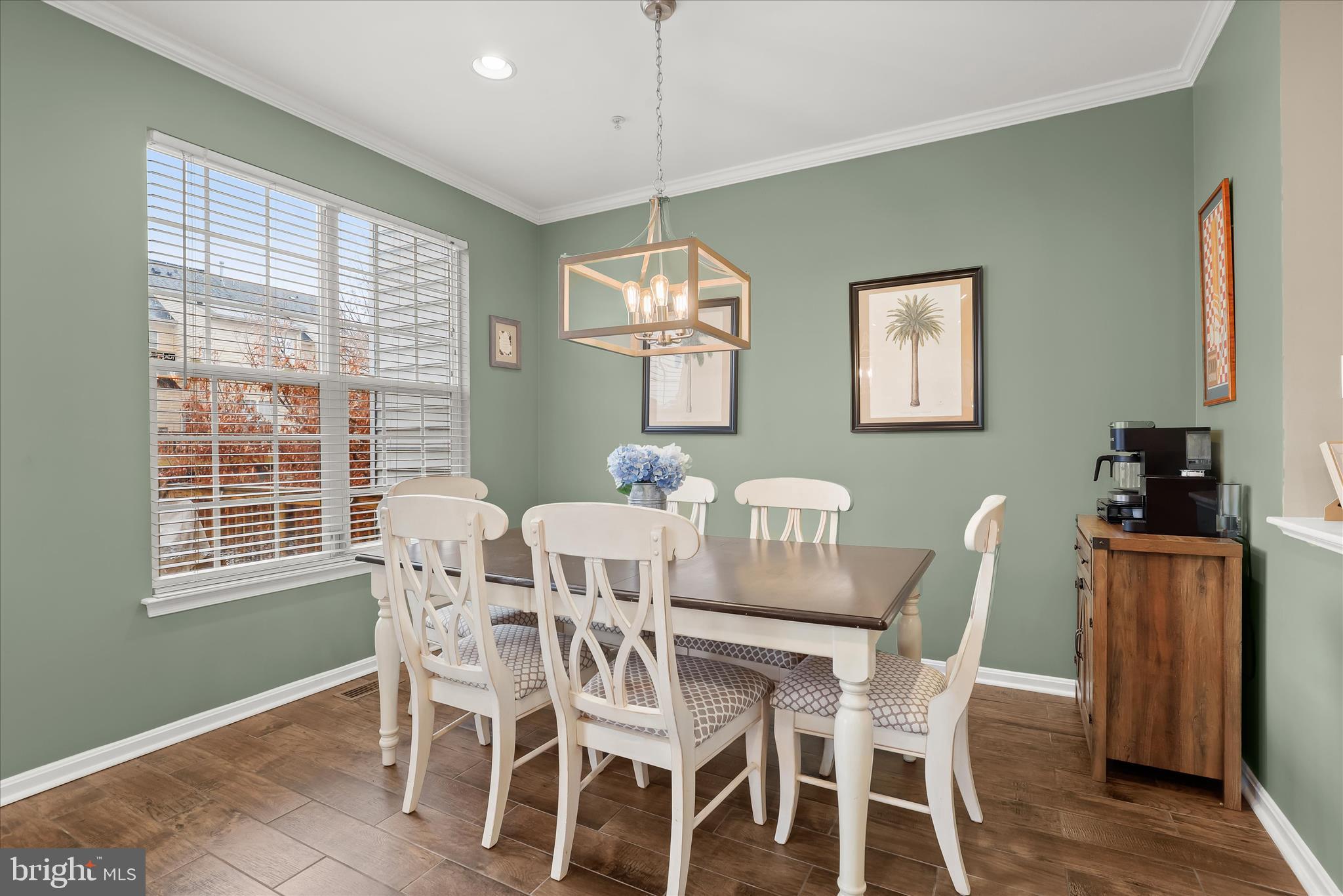 PINEDALE COURTS - Residential