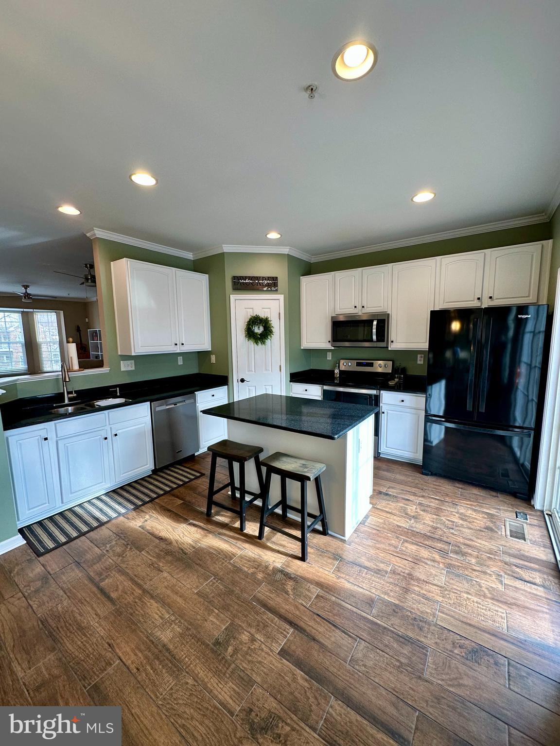 PINEDALE COURTS - Residential