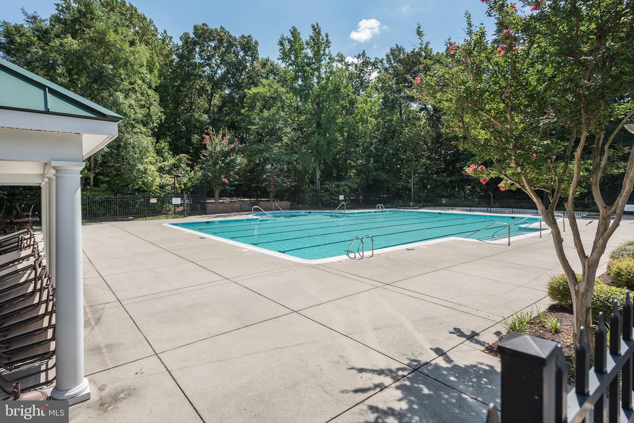 PINEDALE COURTS - Residential