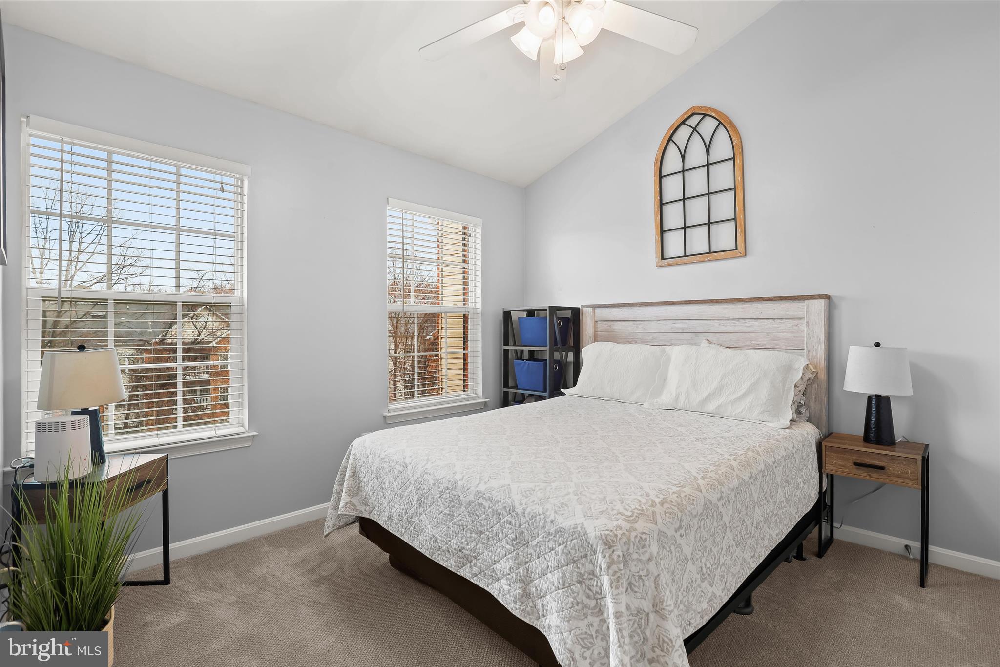 PINEDALE COURTS - Residential