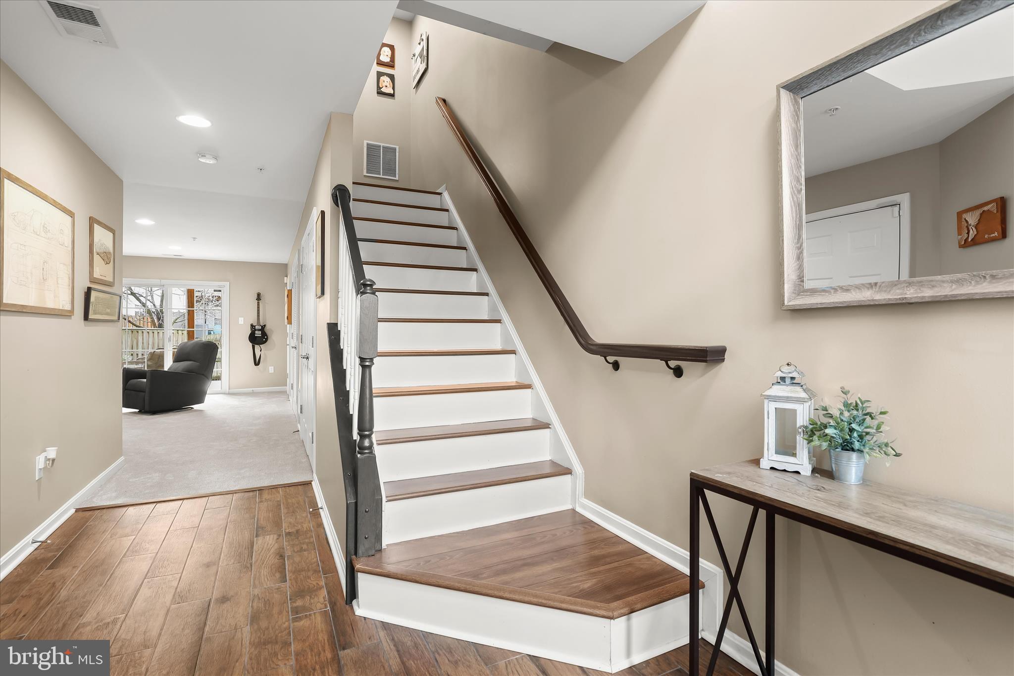 PINEDALE COURTS - Residential