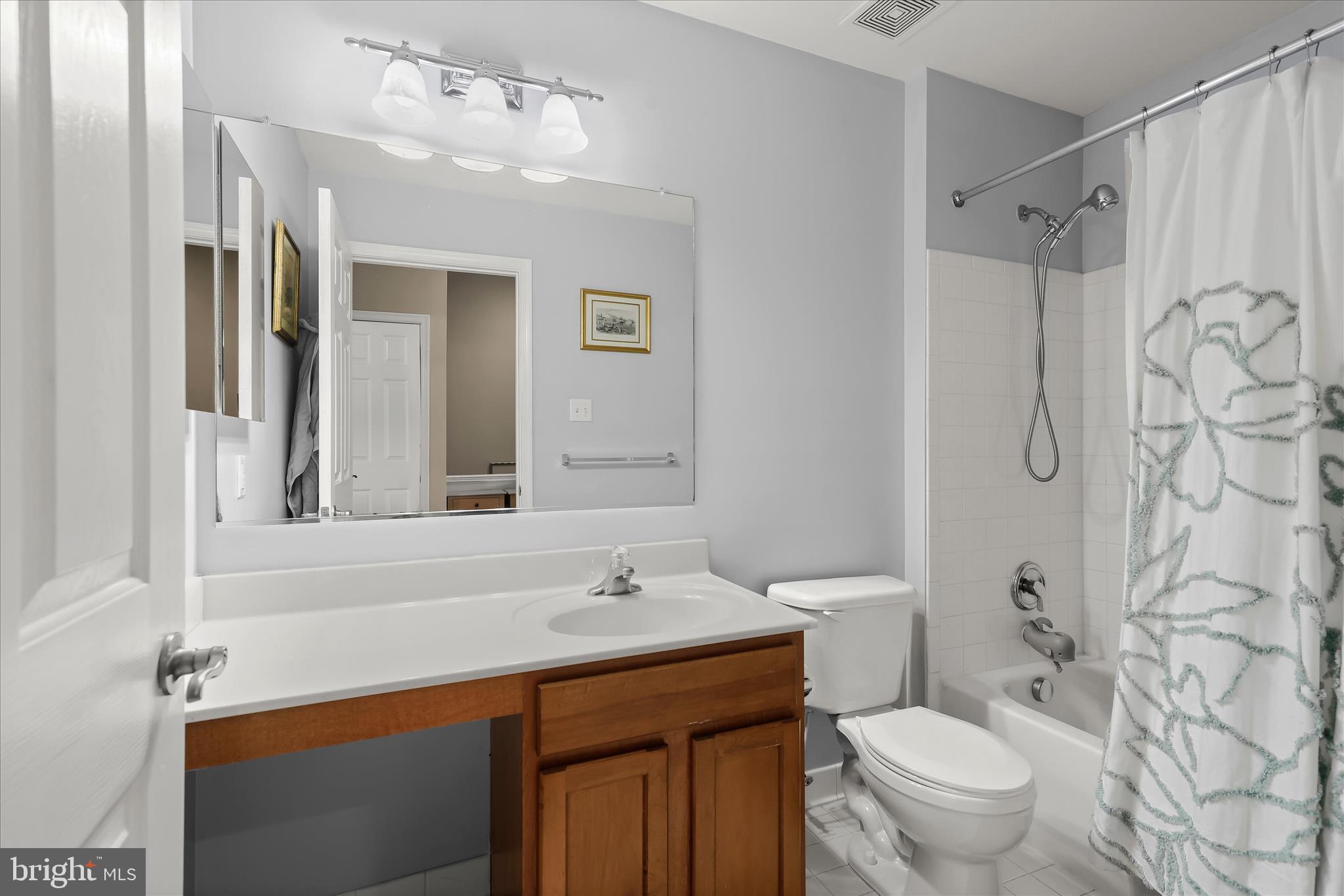 PINEDALE COURTS - Residential