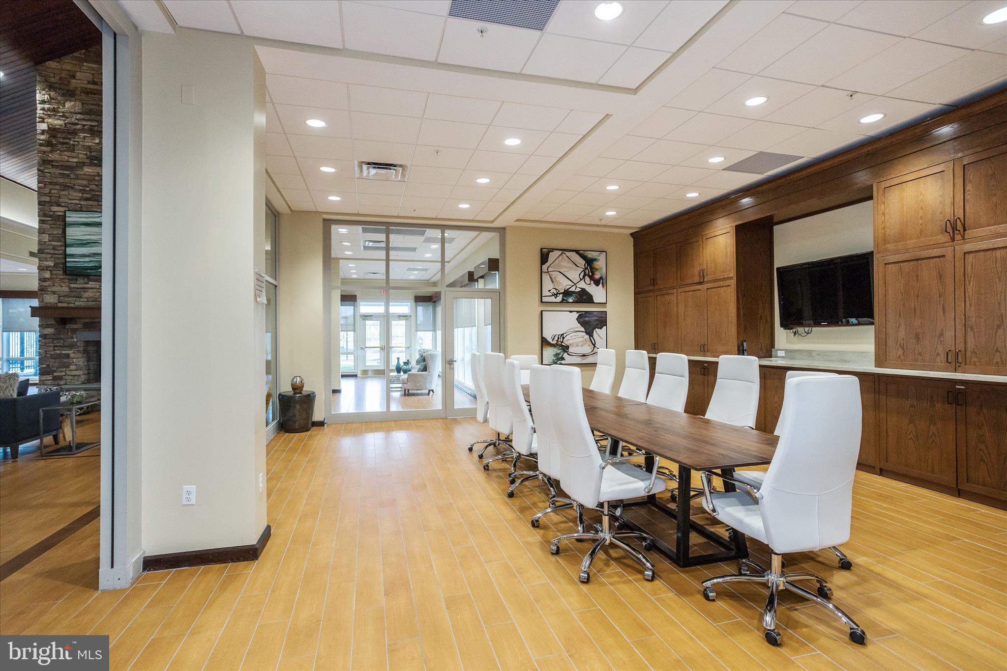 PINEDALE COURTS - Residential