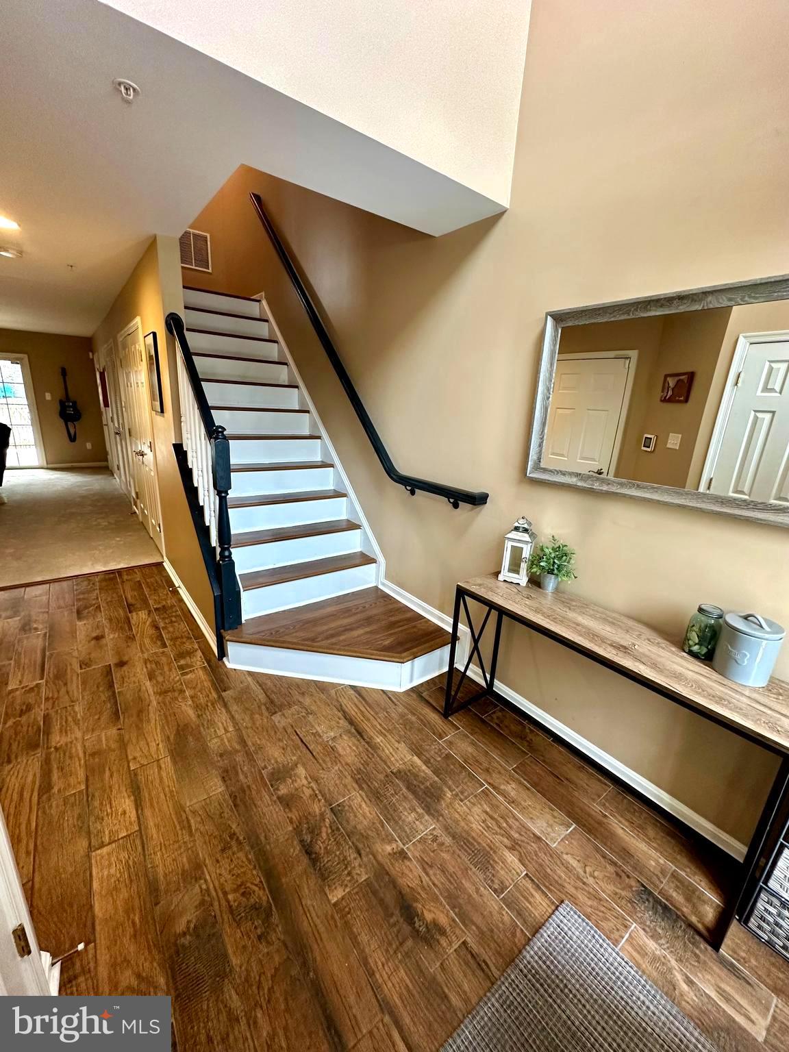 PINEDALE COURTS - Residential