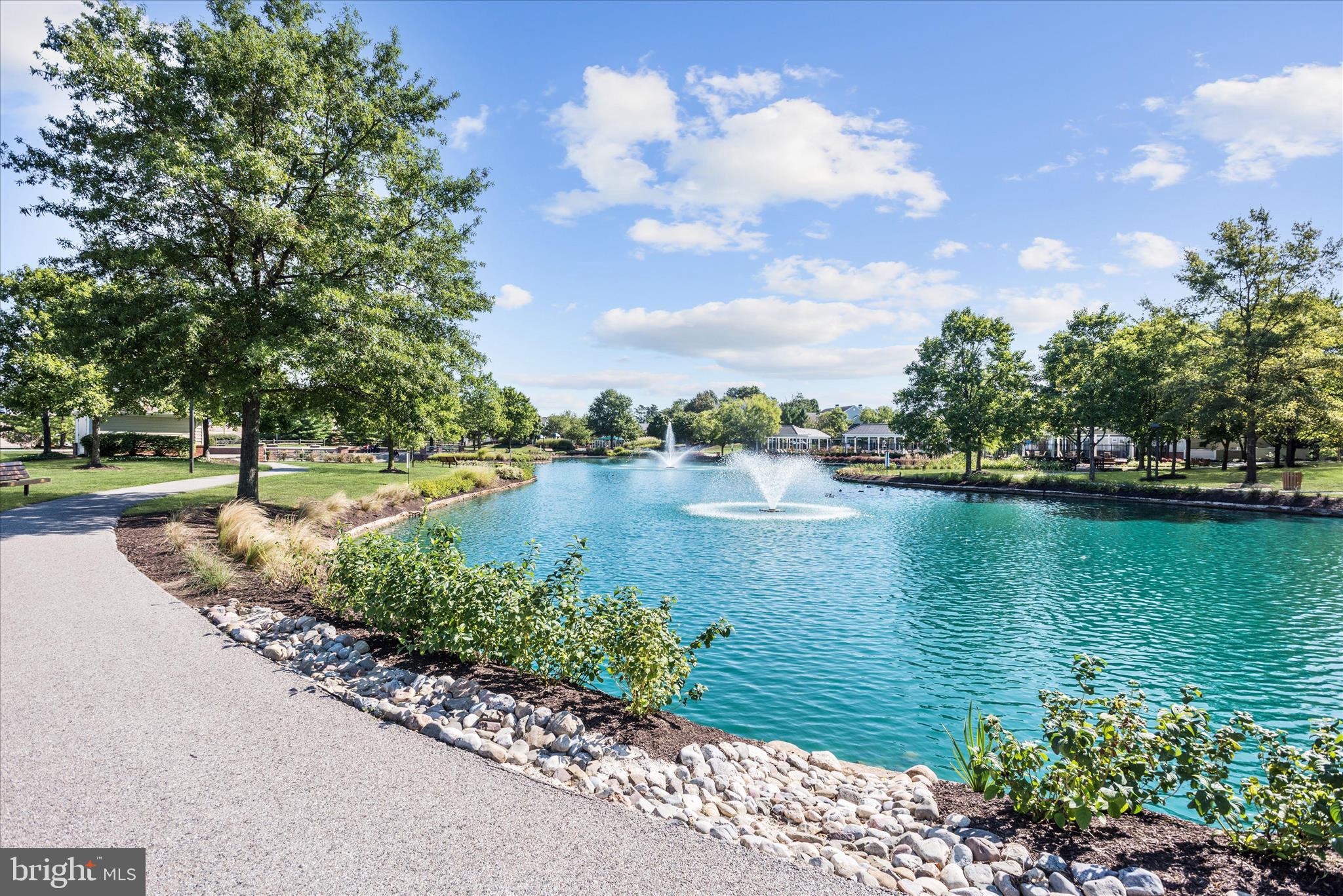 PINEDALE COURTS - Residential