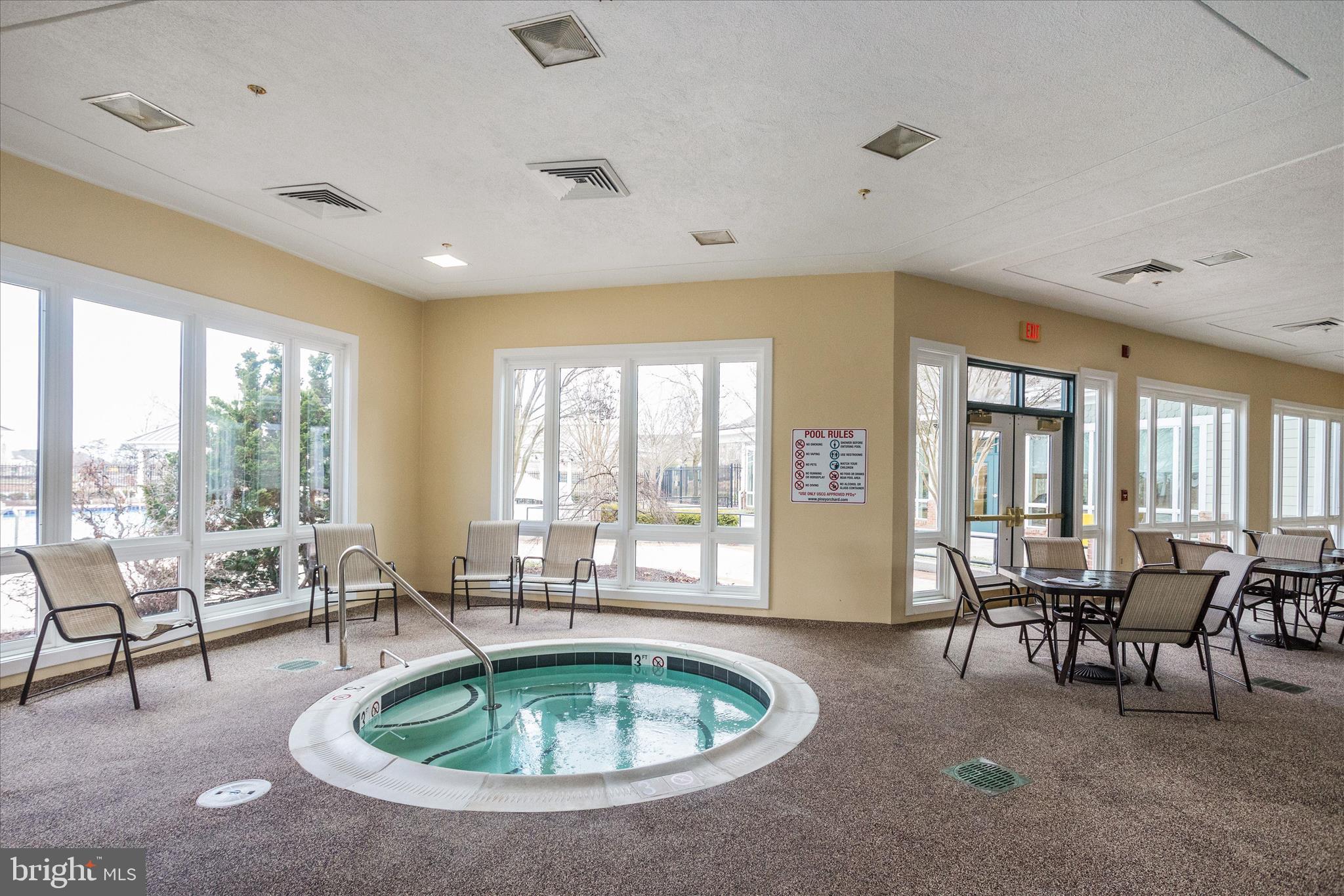 PINEDALE COURTS - Residential