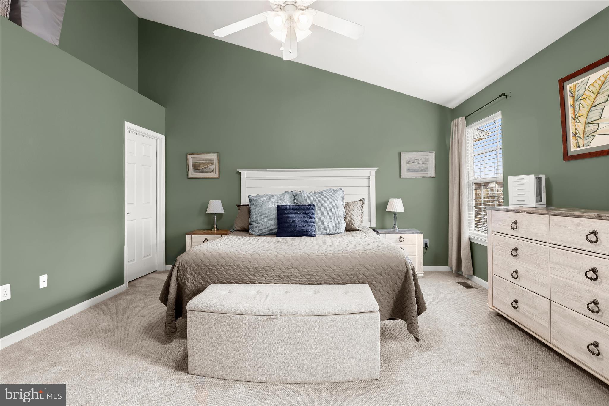 PINEDALE COURTS - Residential