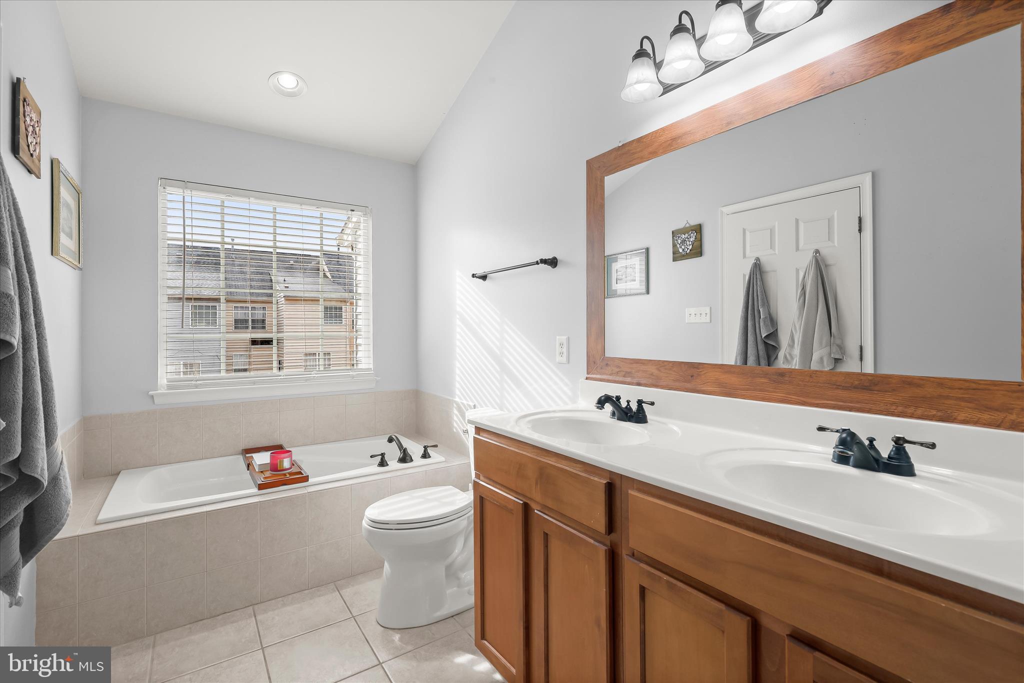 PINEDALE COURTS - Residential