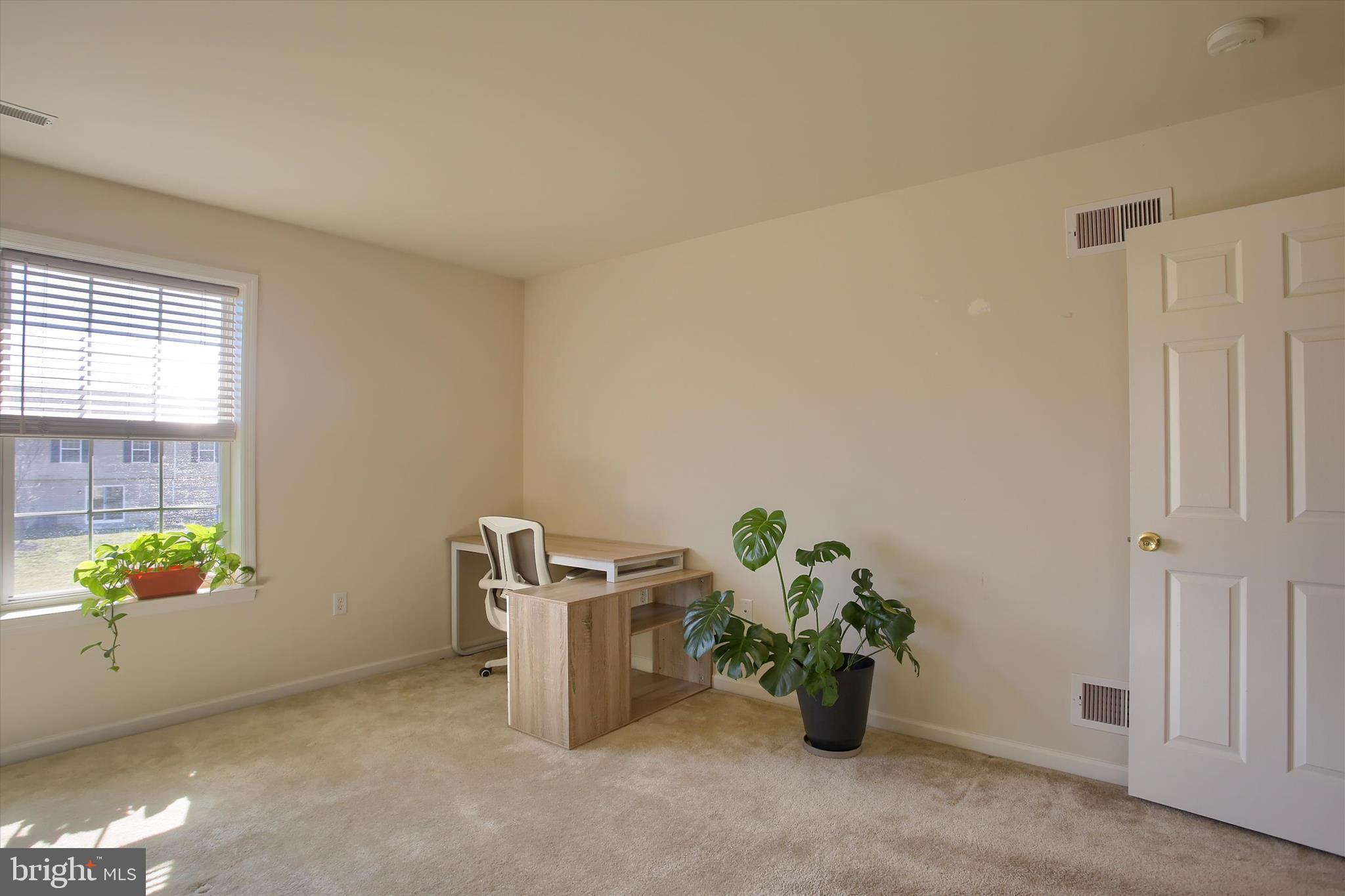 KEYSTONE ARMS - Residential