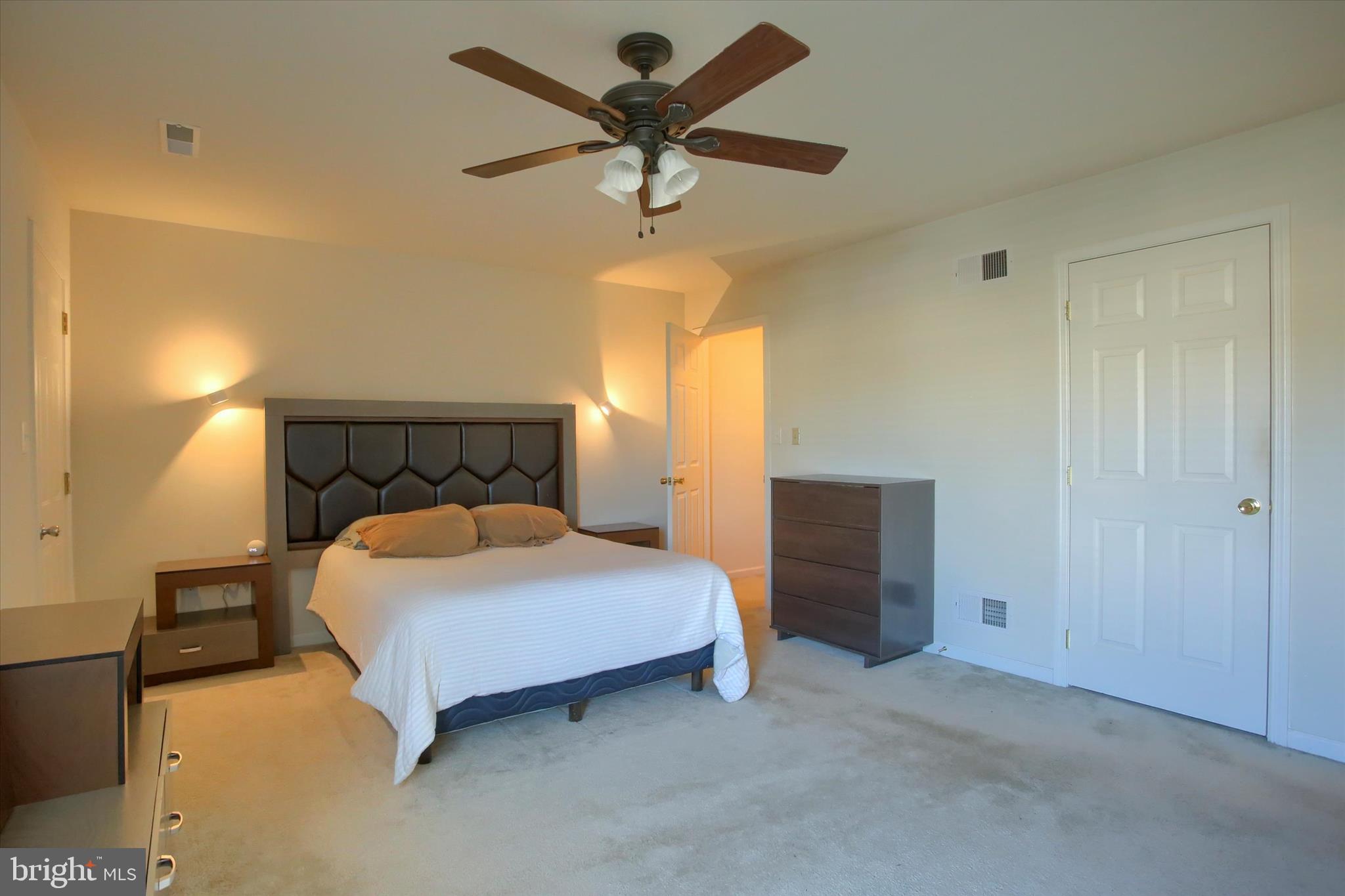 KEYSTONE ARMS - Residential