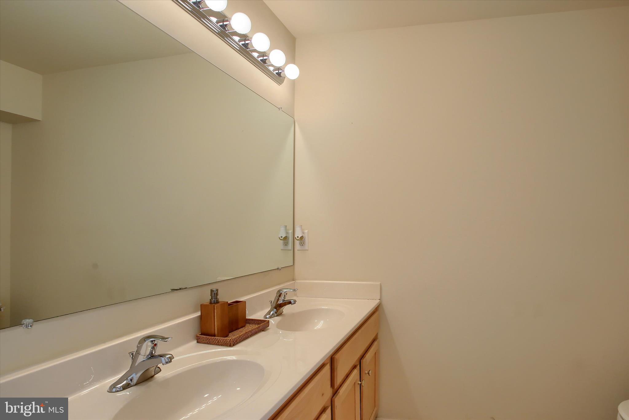 KEYSTONE ARMS - Residential