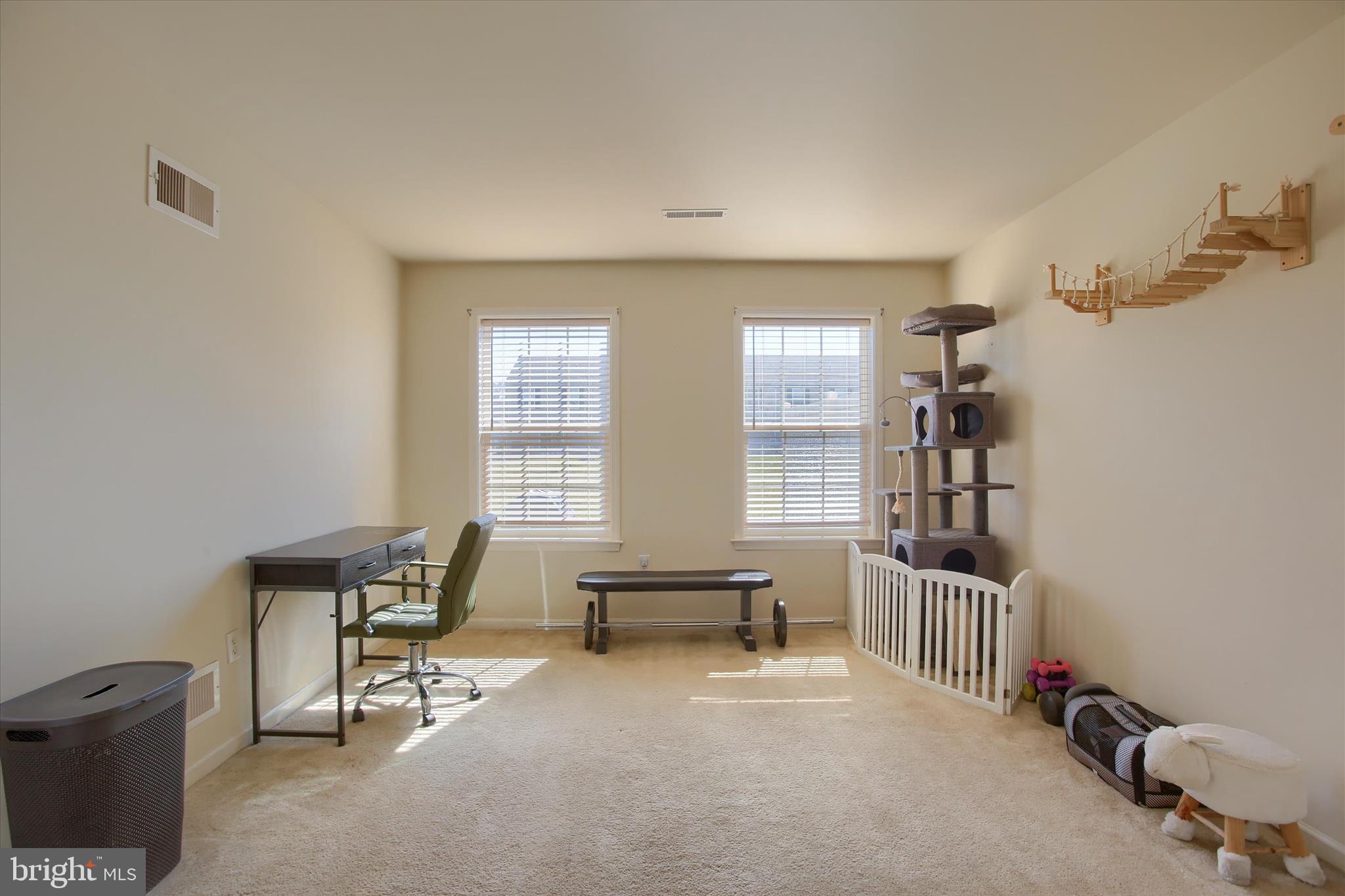 KEYSTONE ARMS - Residential