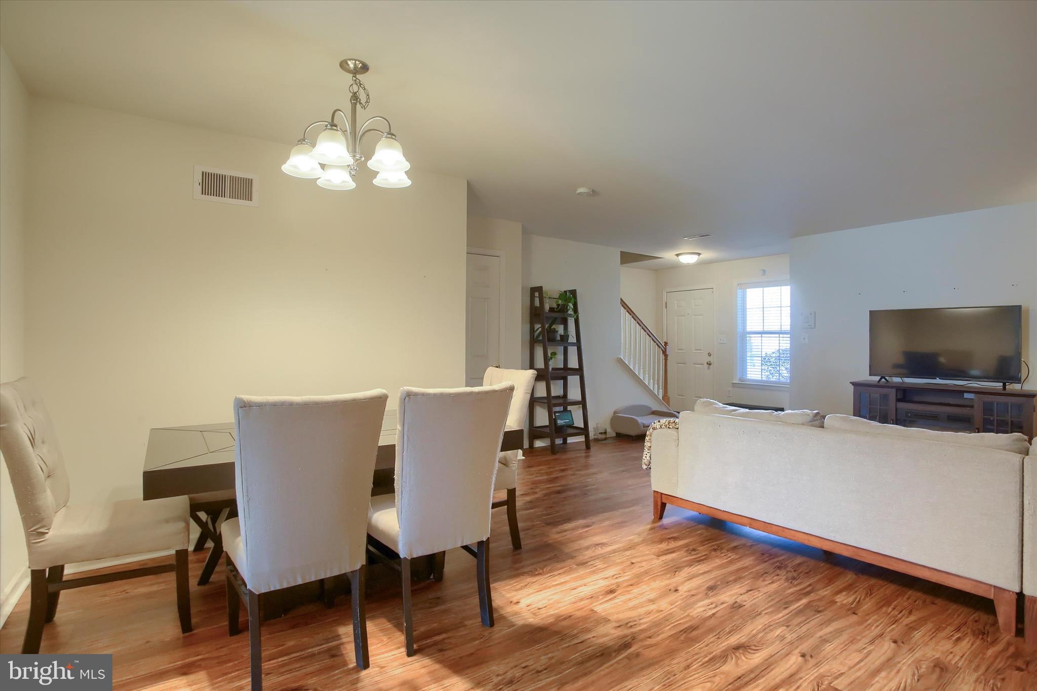 KEYSTONE ARMS - Residential