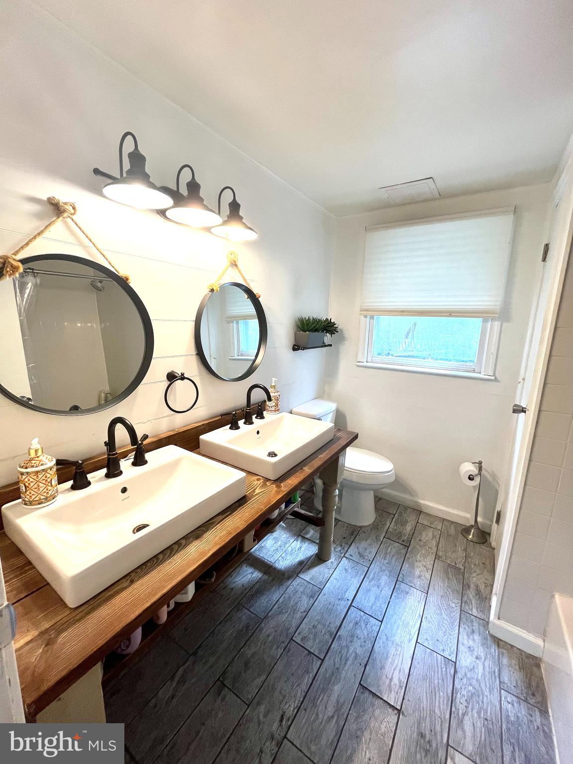 DARNESTOWN OUTSIDE - Residential