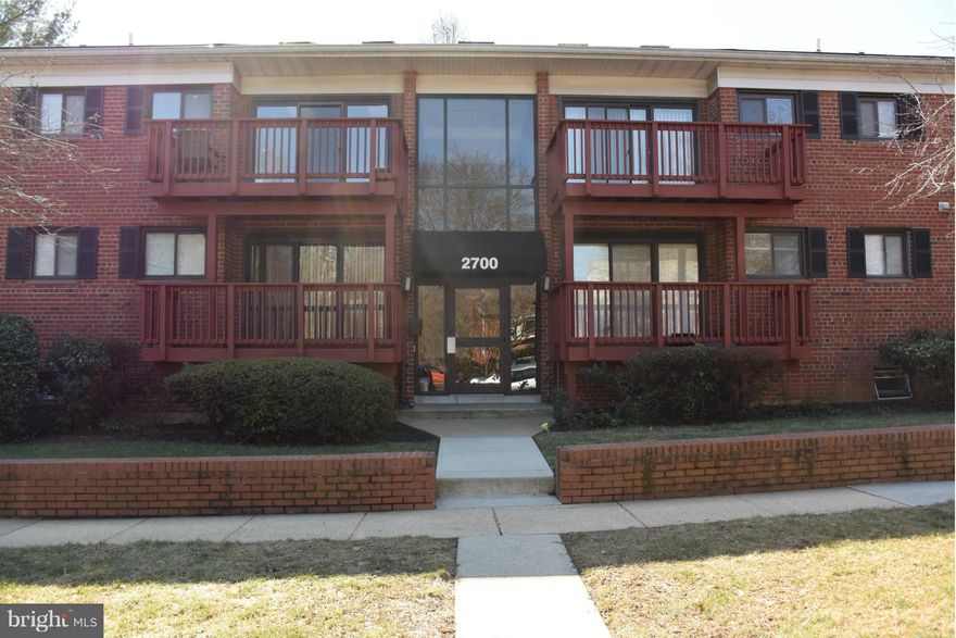 Spacious three bedroom, two full bath unit. All on one level. 1,500 square feet. Large master bedroom with sitting room. Walk-in closet. Stacked washer and dryer.  Sunroom! Huge living room and dining room.  One parking space, plus easy street parking. Close to bus line. Easy access to Old Town. Neat, clean, ready to go. Updated baths. Pets, case by case with an extra deposit.