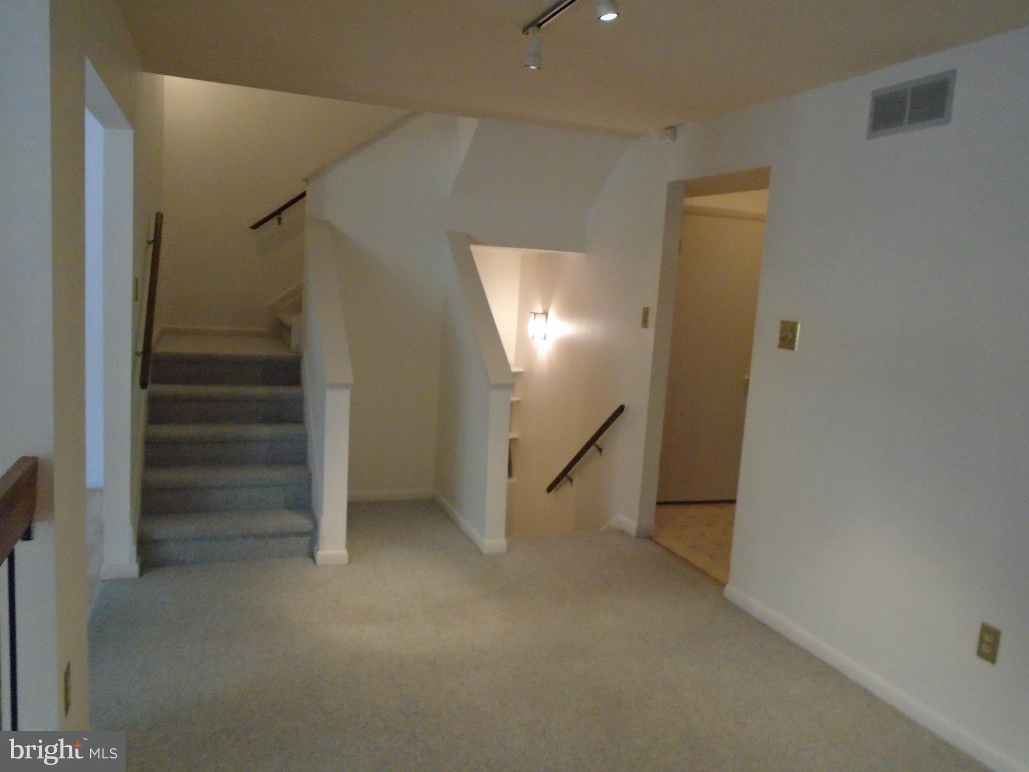 ROLAND SPRINGS - Residential Lease