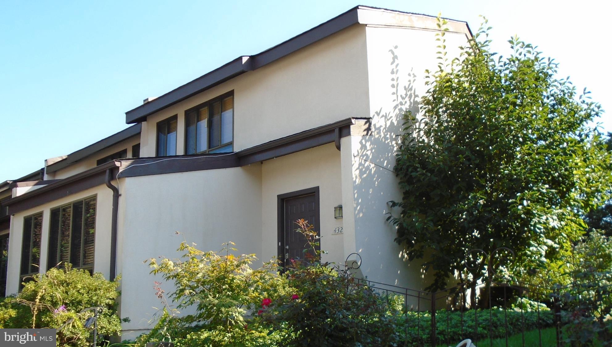 ROLAND SPRINGS - Residential Lease