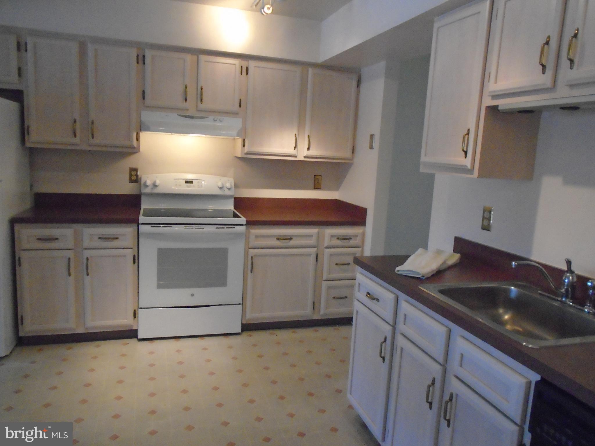 ROLAND SPRINGS - Residential Lease