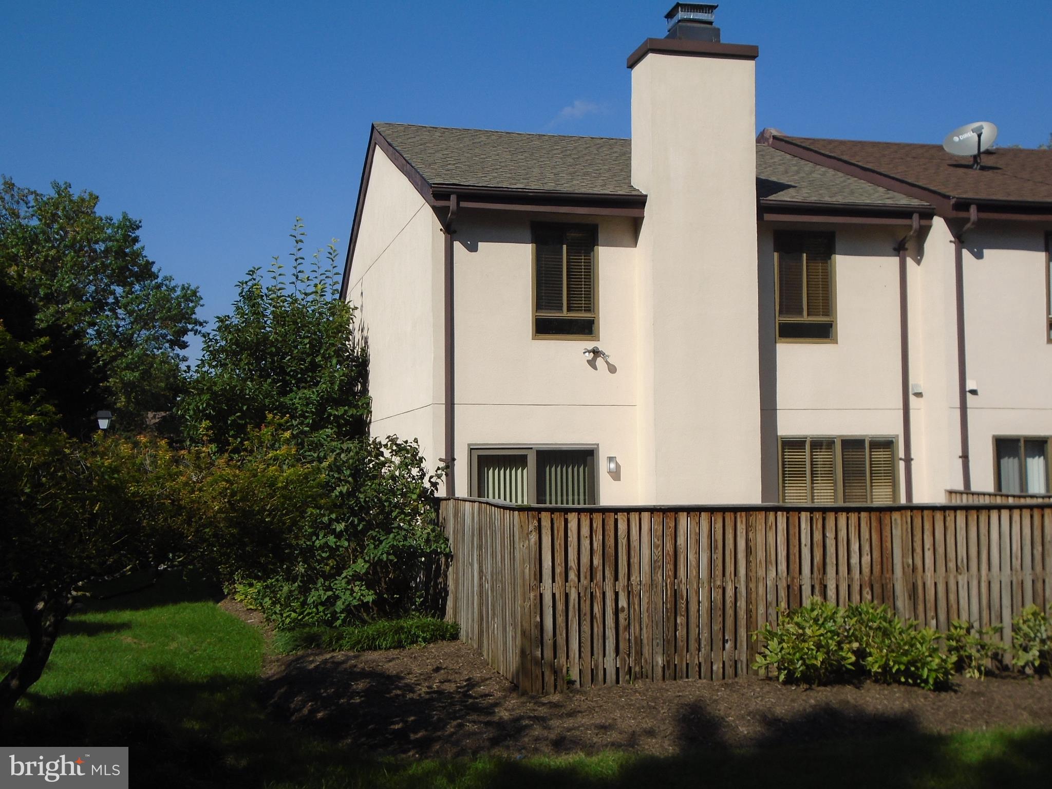 ROLAND SPRINGS - Residential Lease