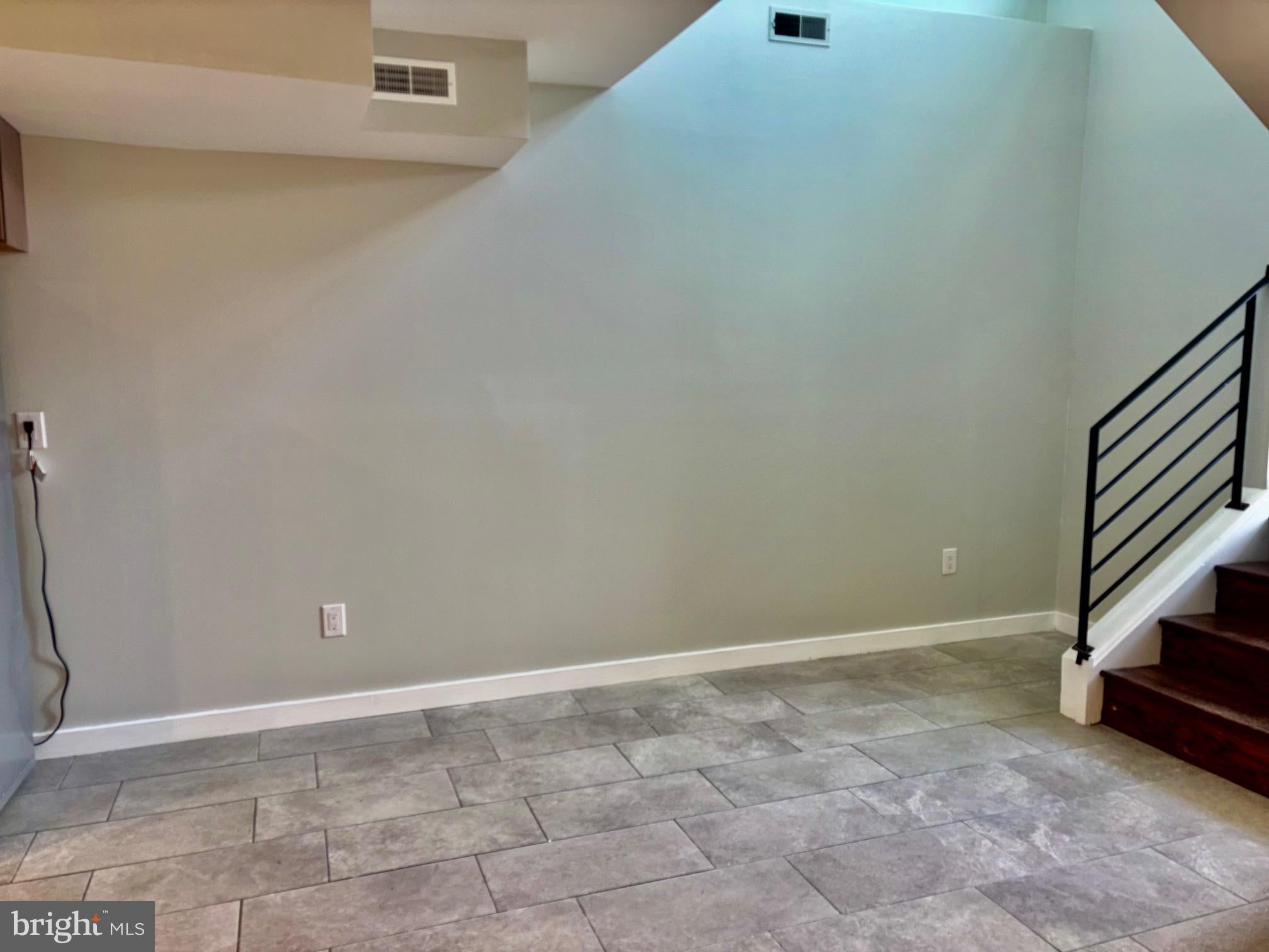 4811 WALNUT STREET