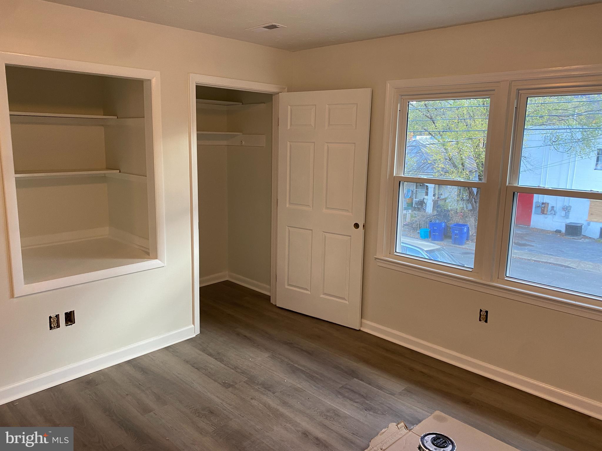 SHOWERS - Residential Lease